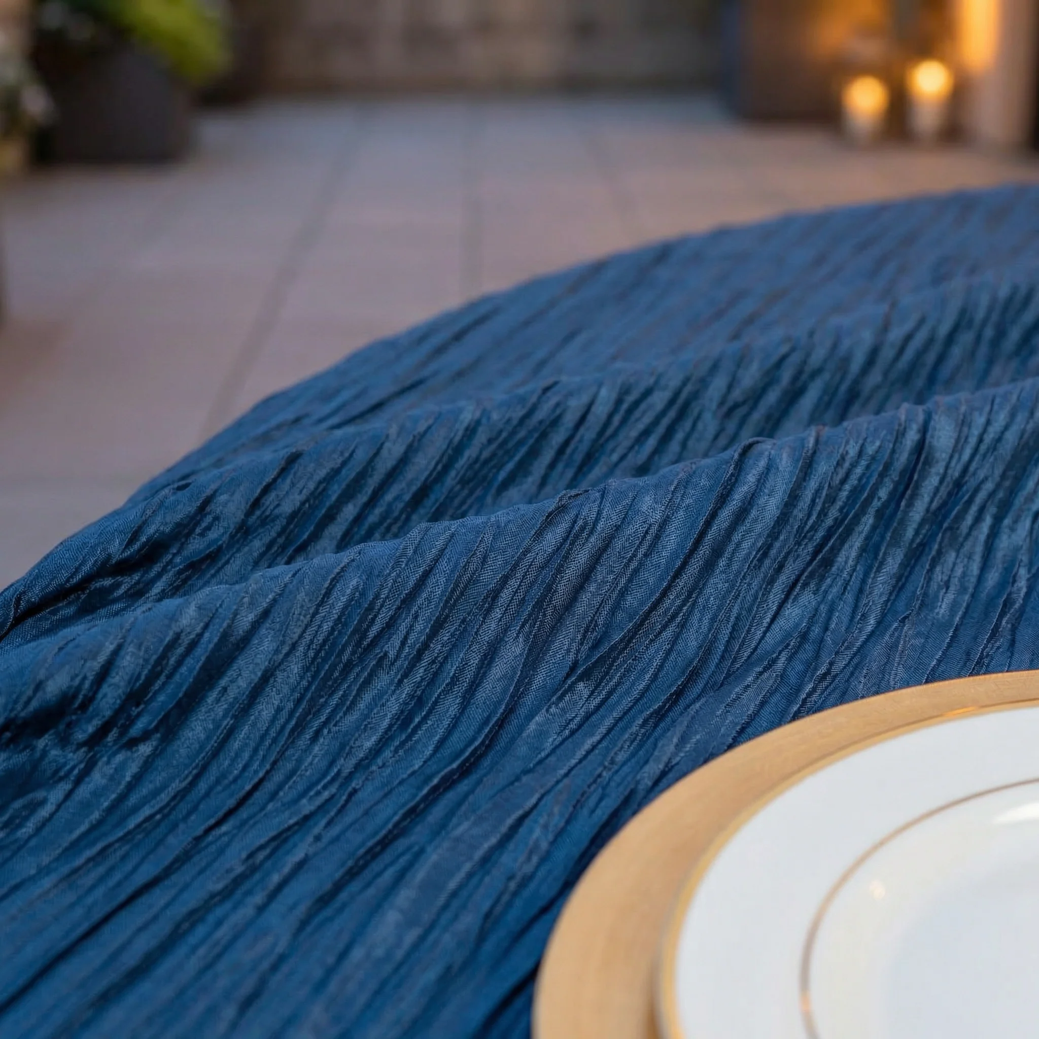 Accordion Crinkle Taffeta 132" Round Tablecloth - Navy Blue - Image 4