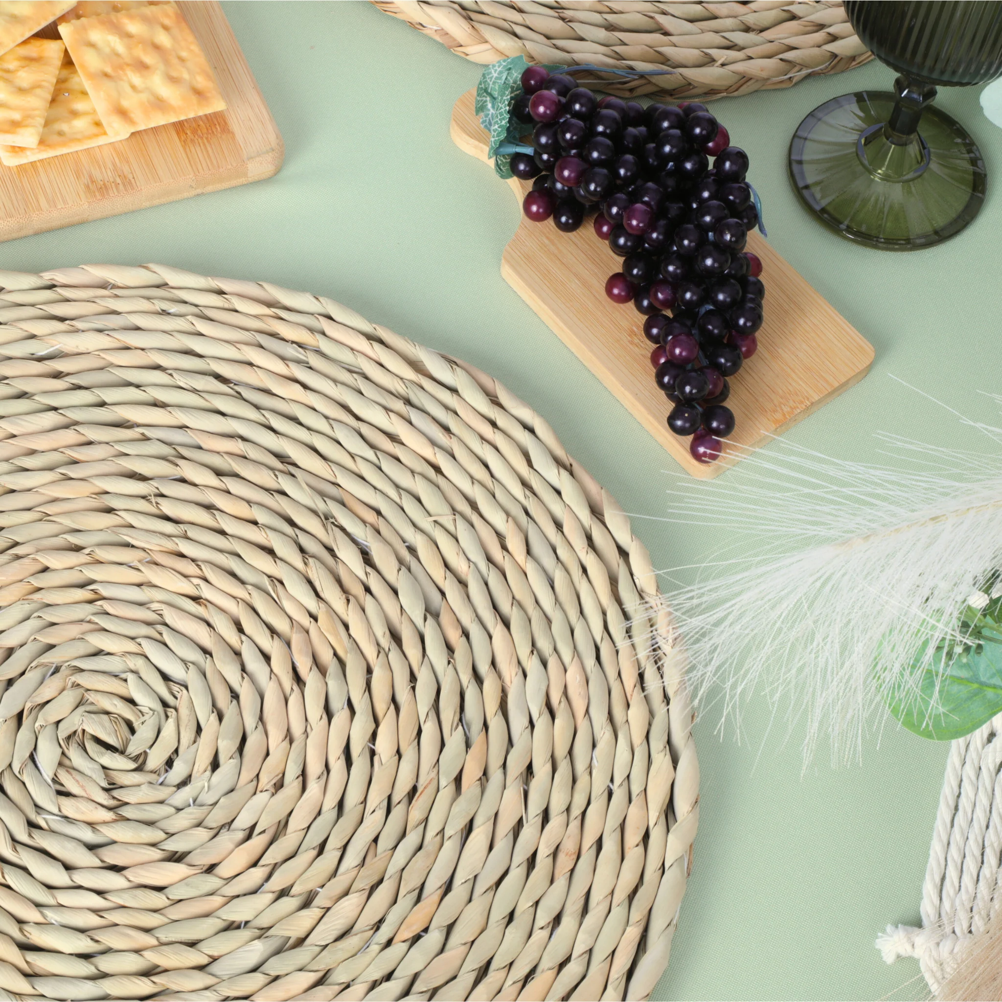 Braided Raffia Straw 15" Placemats (4pc/set) - Image 5