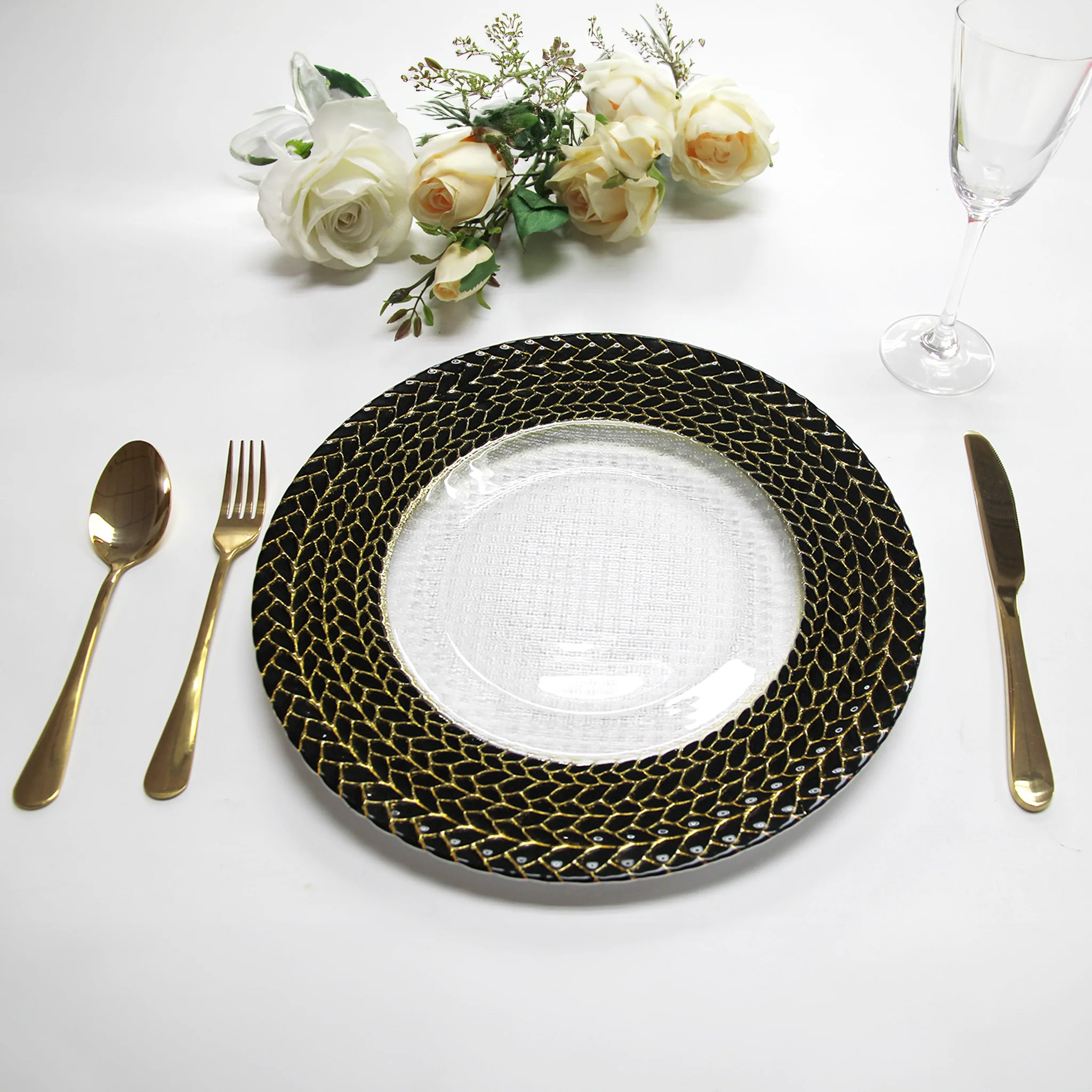 Black Braided Rim Glass Charger Plate - Image 4