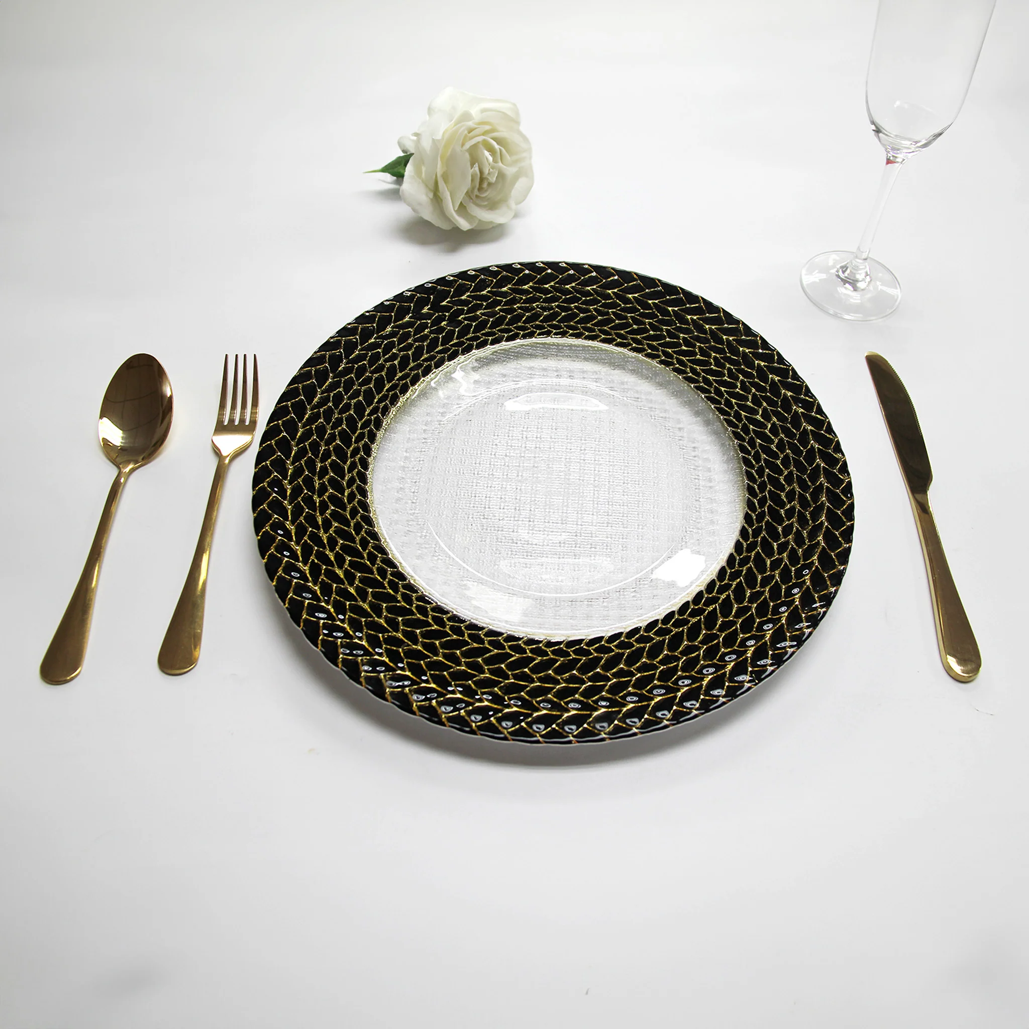 Black Braided Rim Glass Charger Plate - Image 5