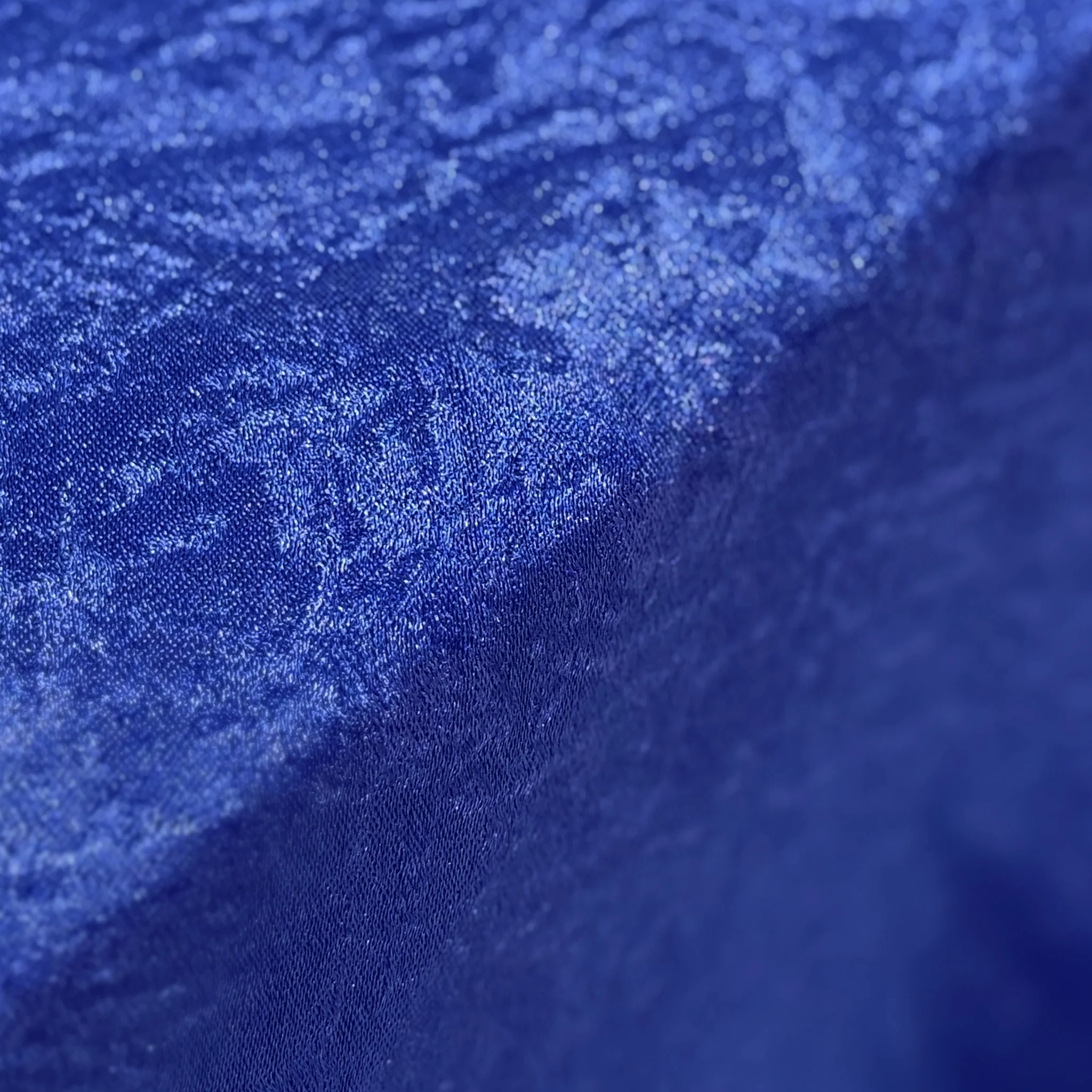 Crinkle Shimmer 120" Round Tablecloth - Royal Blue - Image 7