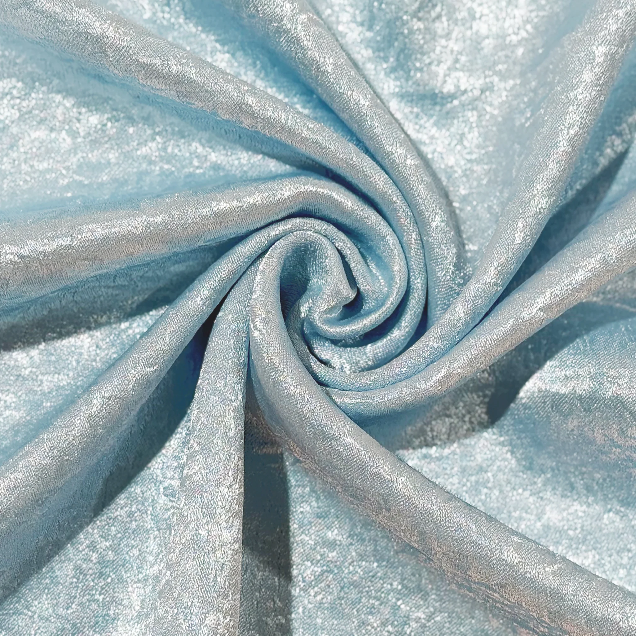 Crinkle Shimmer 132" Round Tablecloth - Baby Blue - Image 4