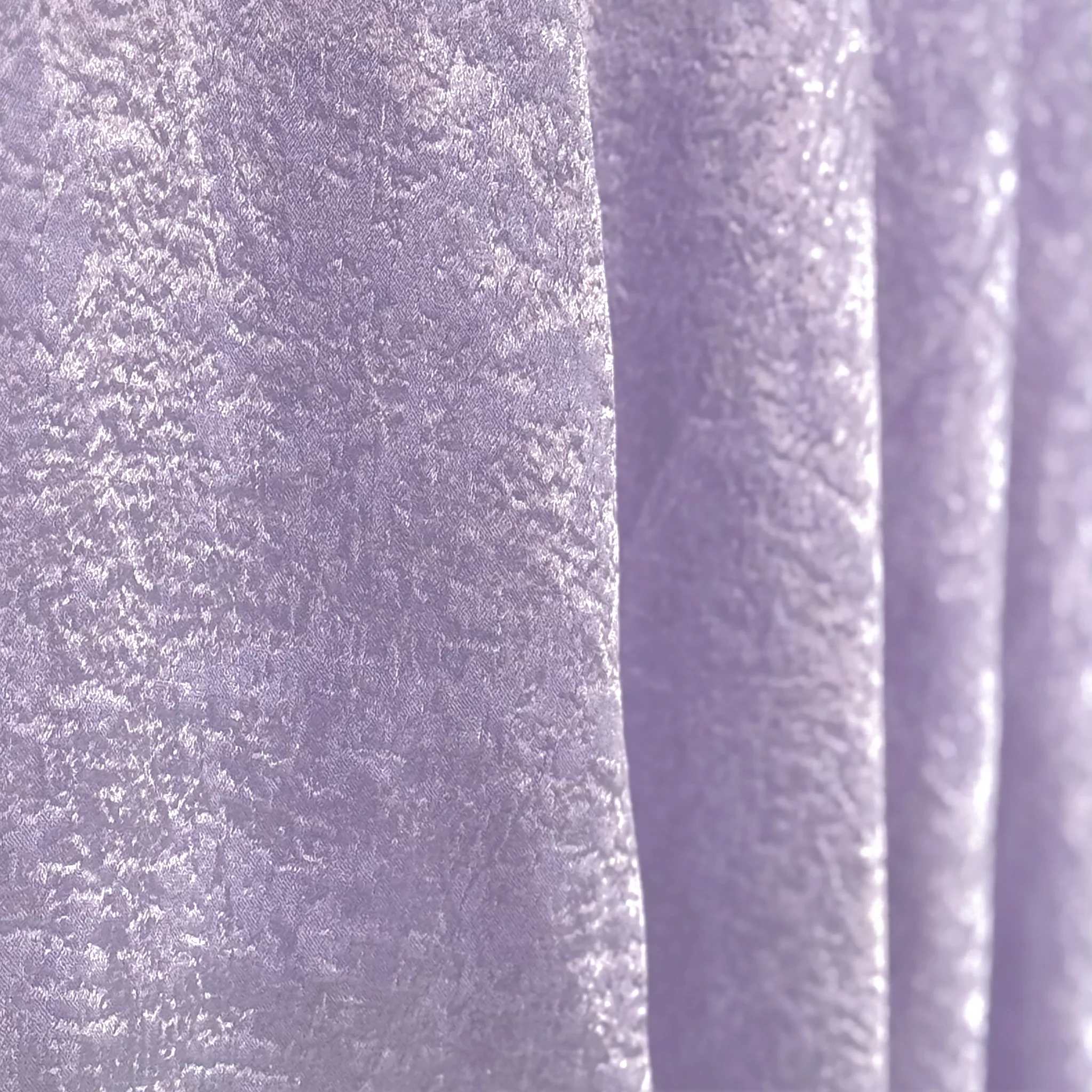 Crinkle Shimmer 132" Round Tablecloth - Lavender - Image 7