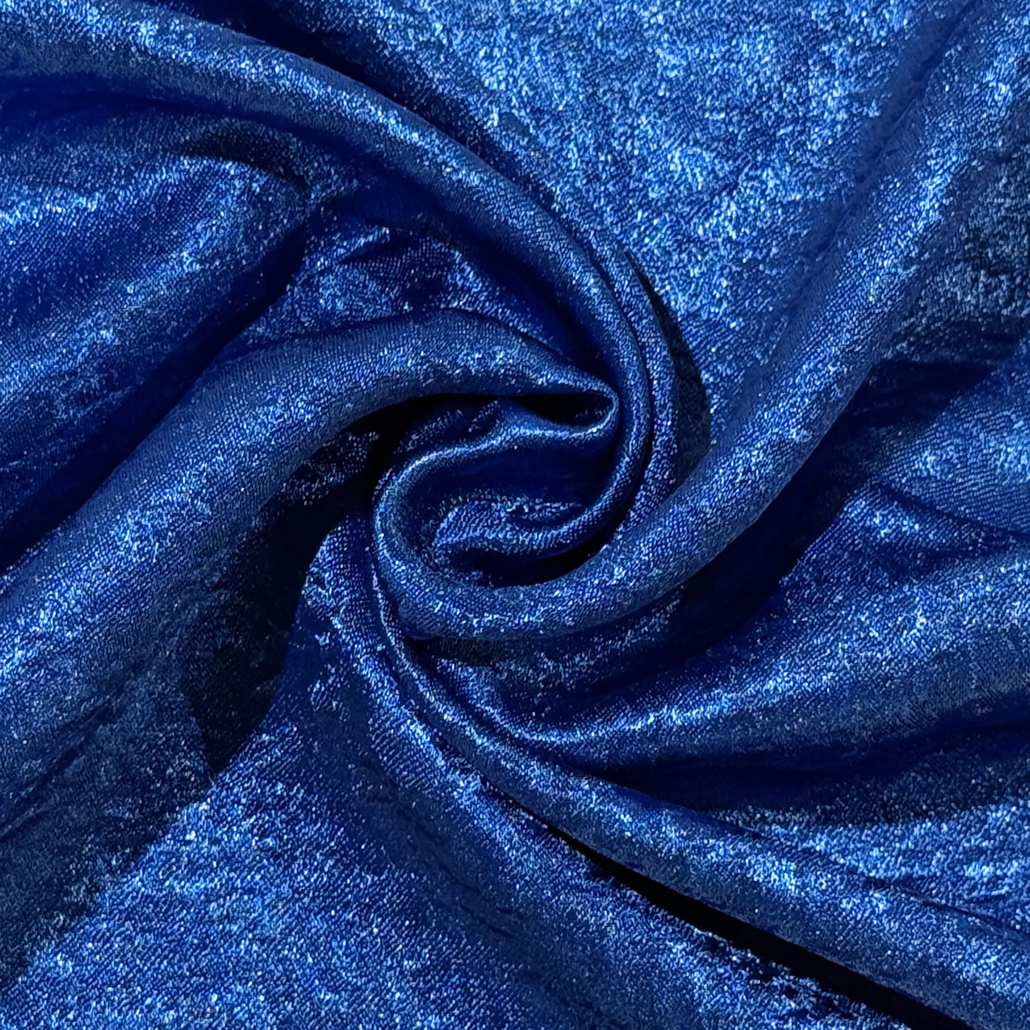 Crinkle Shimmer 132" Round Tablecloth - Royal Blue - Image 4