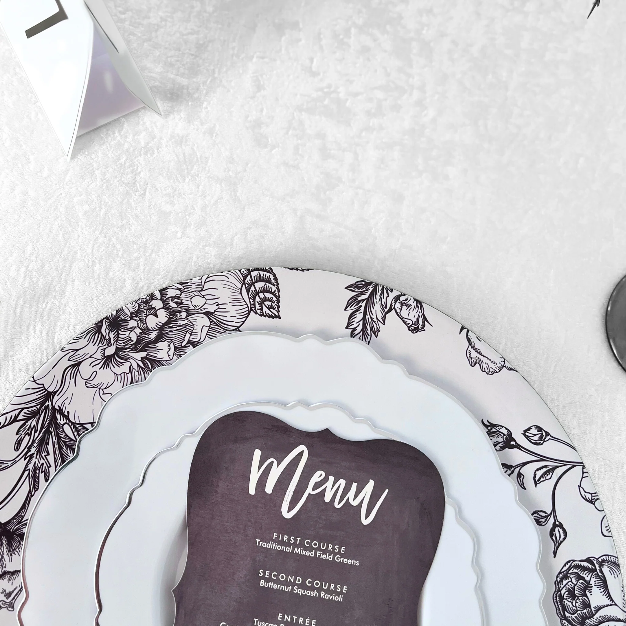 Crinkle Shimmer 132" Round Tablecloth - White - Image 2