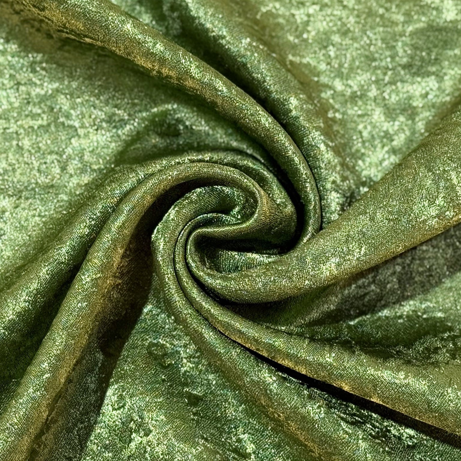 Crinkle Shimmer 132" Round Tablecloth - Willow Green - Image 4