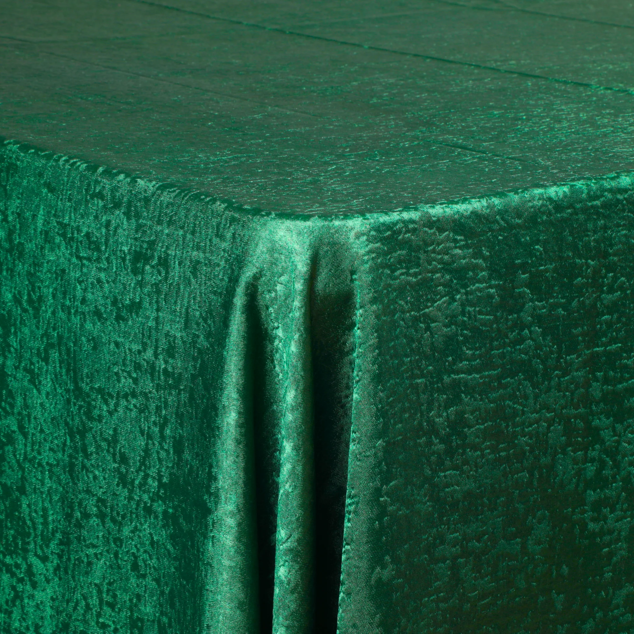 Crinkle Shimmer 90"x132" Rectangular Tablecloth - Emerald Green - Image 2
