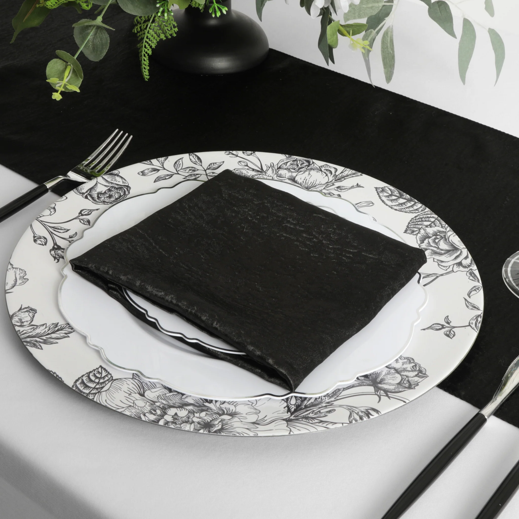 5 pcs/pk Crinkle Shimmer Napkin 20"x20" - Black - Image 3