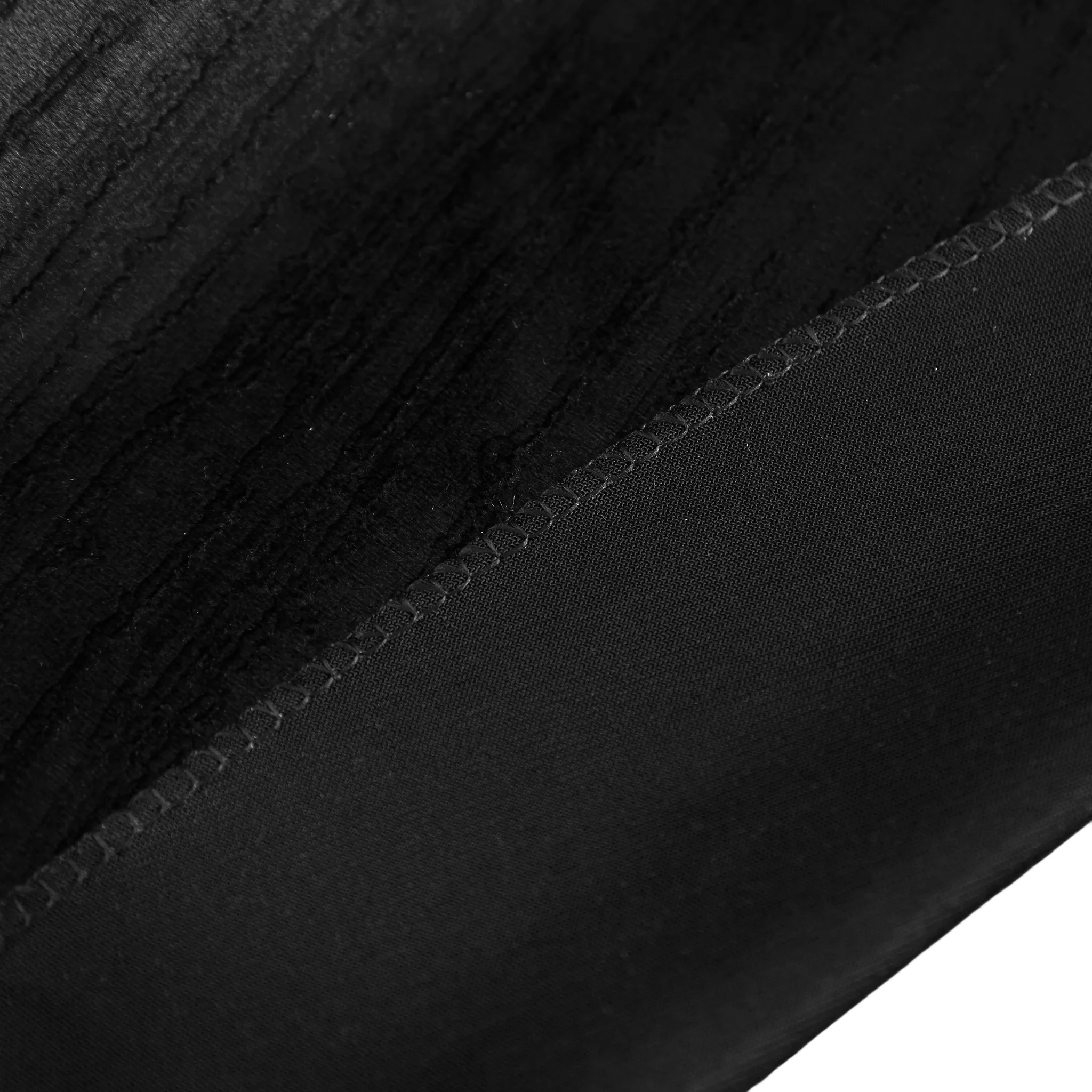Crinkle Velvet 132" Round Tablecloth - Black - Image 4