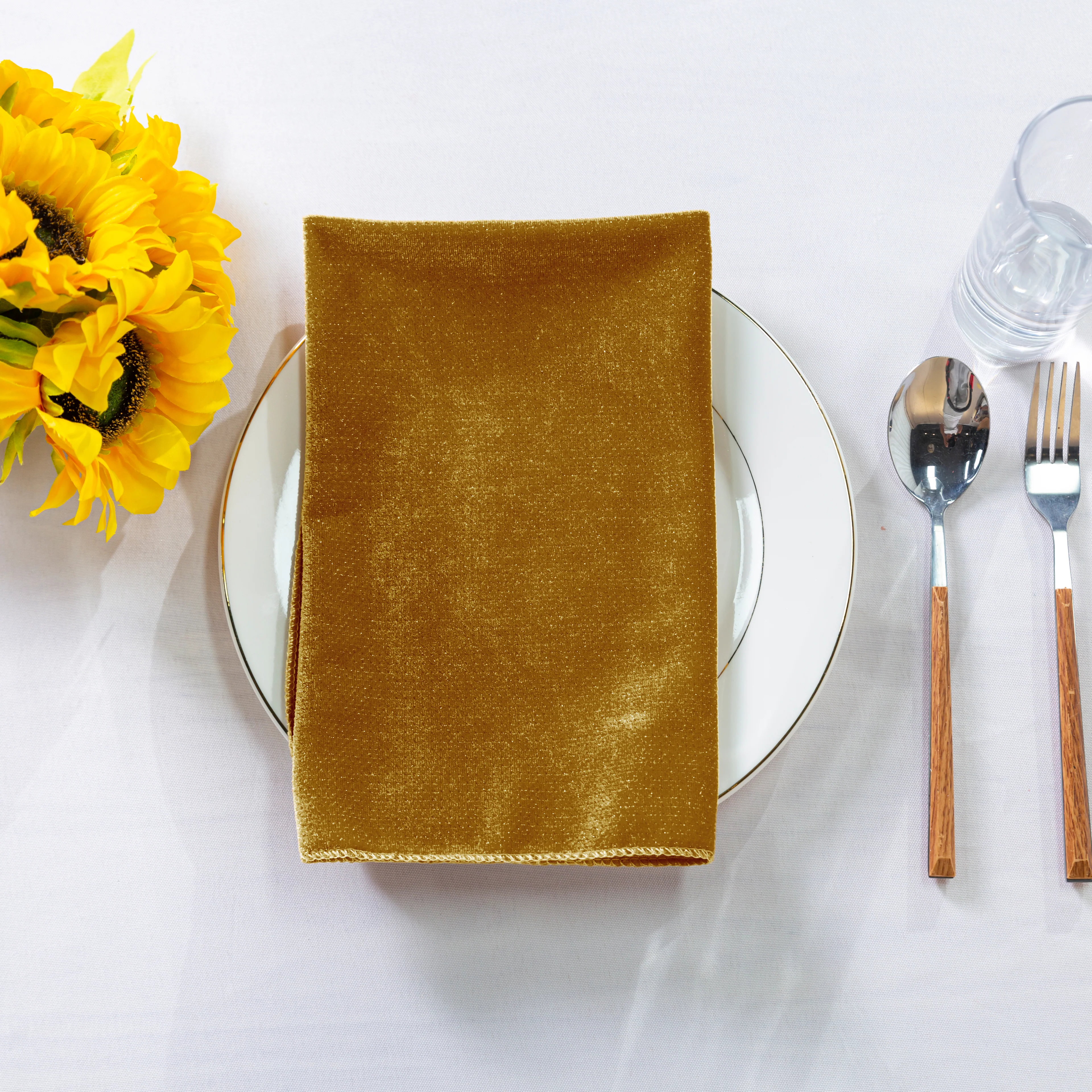5 pcs/pk Glitter Velvet 20"x20" Linen Napkin - Gold - Image 3
