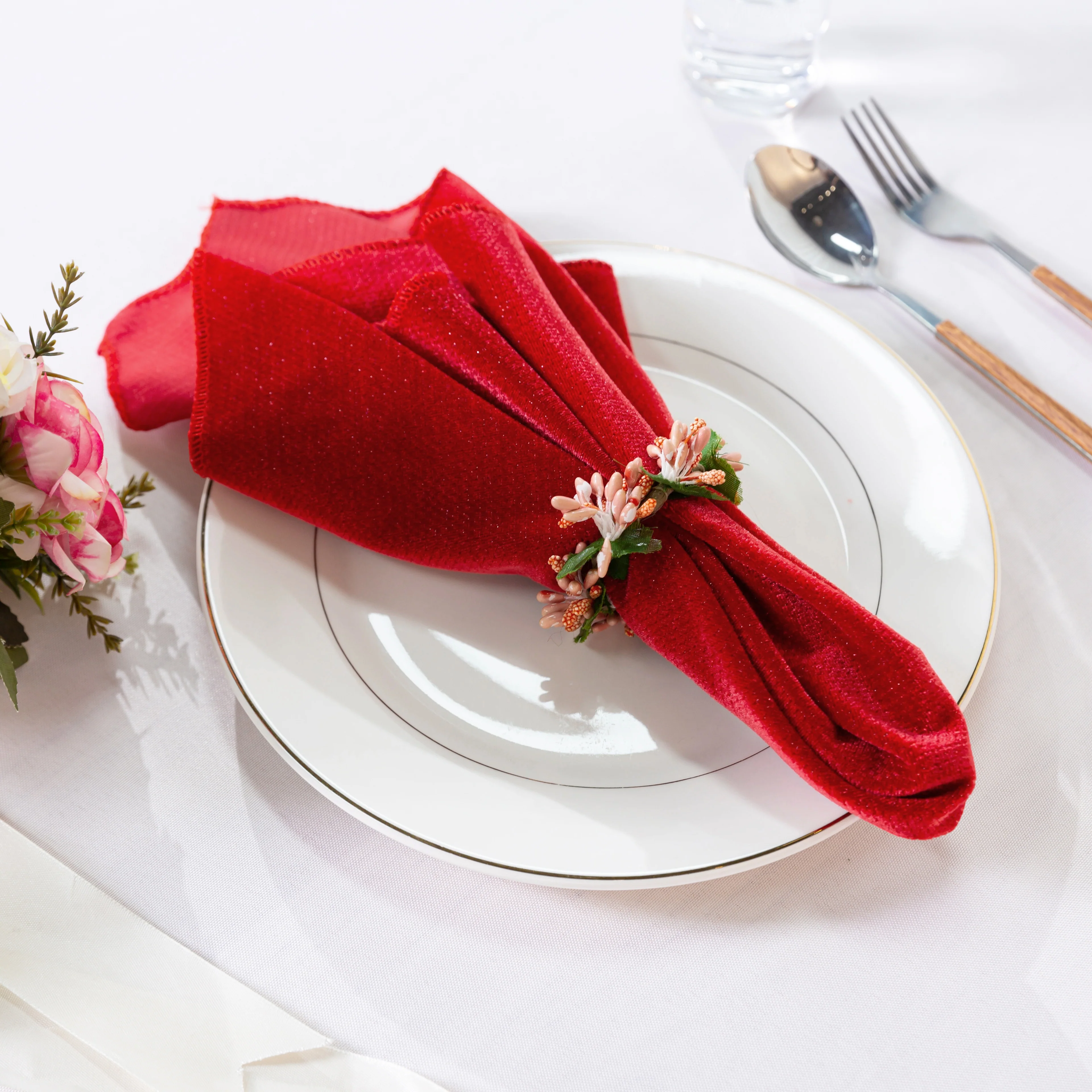 5 pcs/pk Glitter Velvet 20"x20" Linen Napkin - Red - Image 6