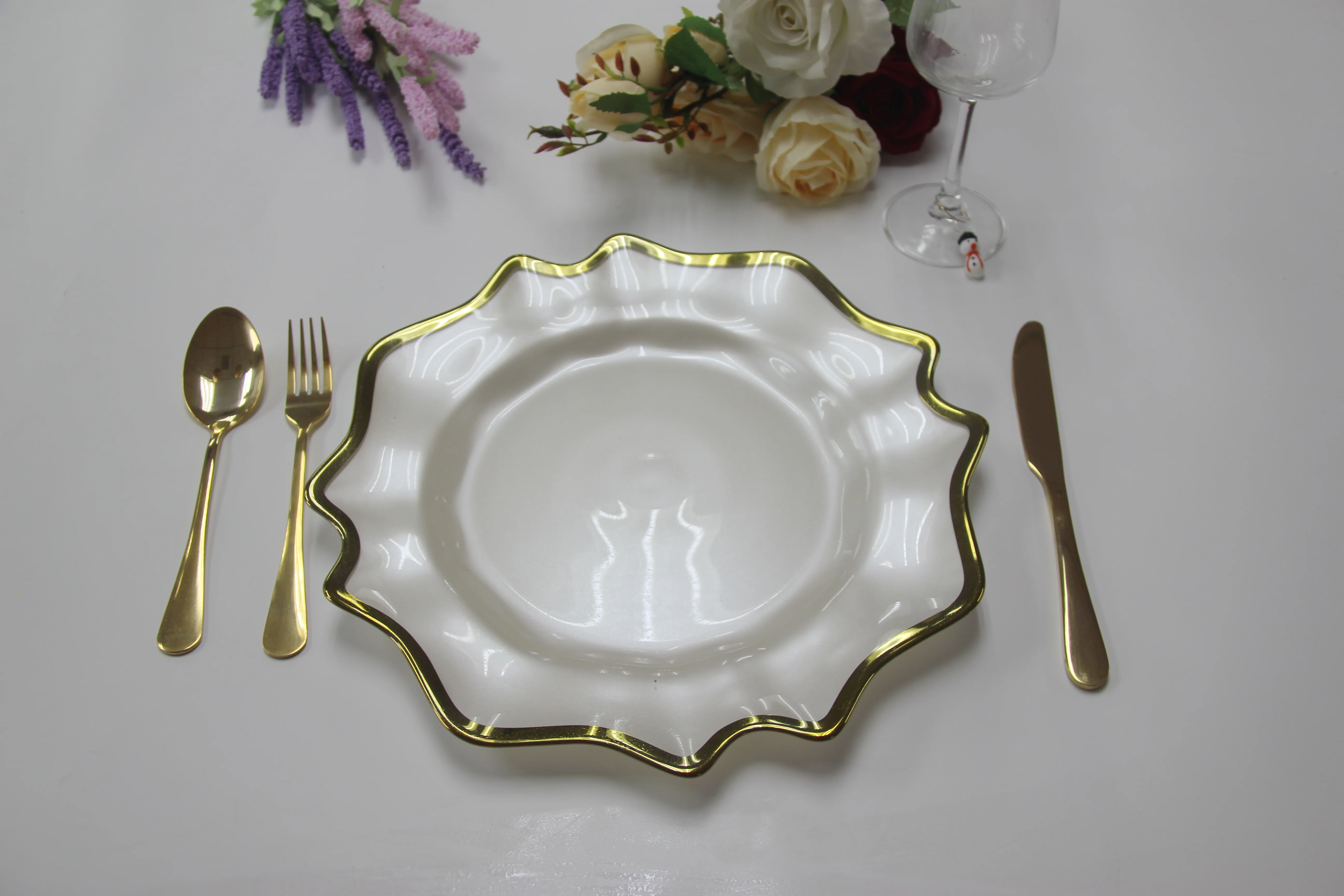 4 pc/set Lotus Scalloped Glass 13" Charger Plate - White Gold-Trimmed - Image 4