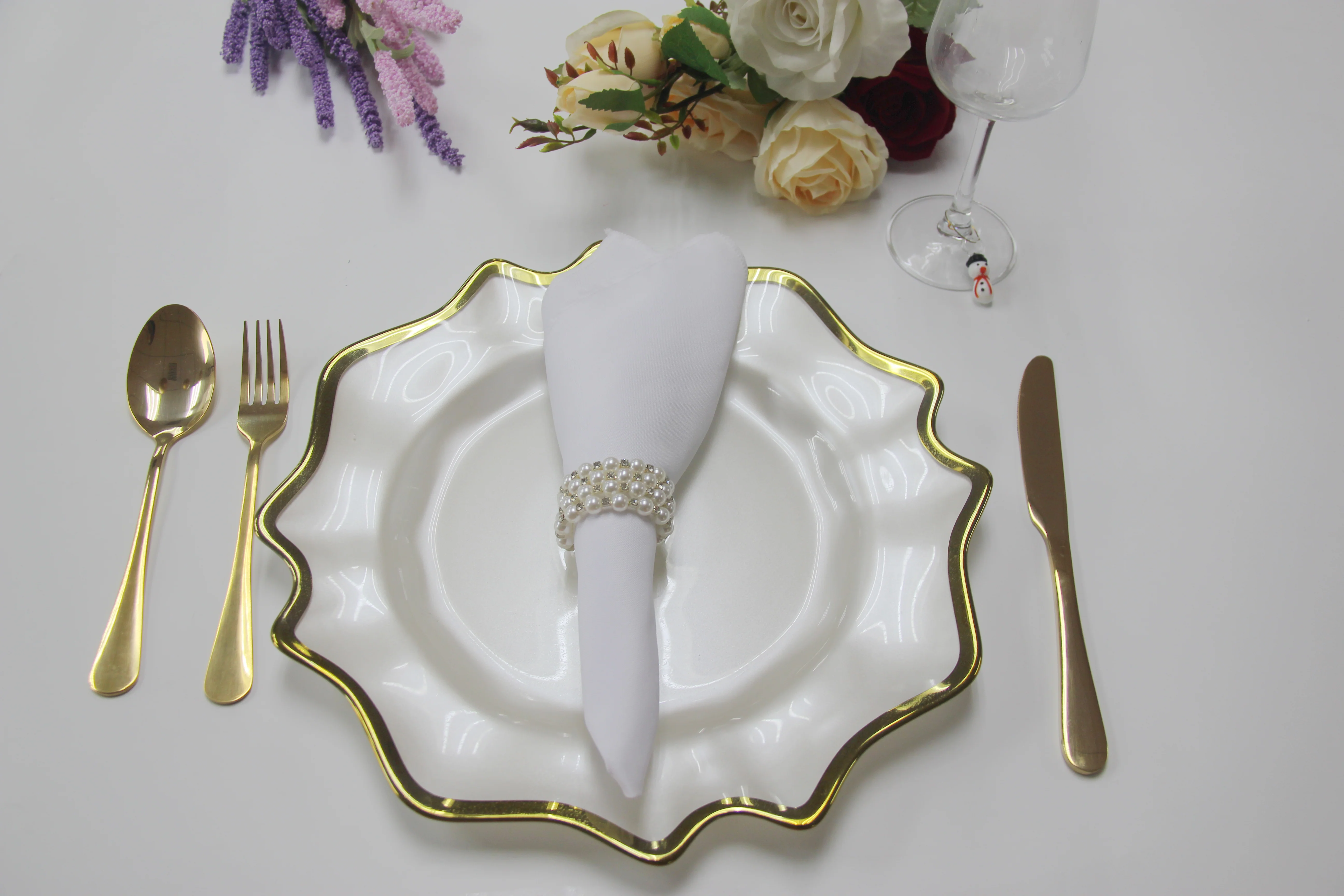 4 pc/set Lotus Scalloped Glass 13" Charger Plate - White Gold-Trimmed - Image 6