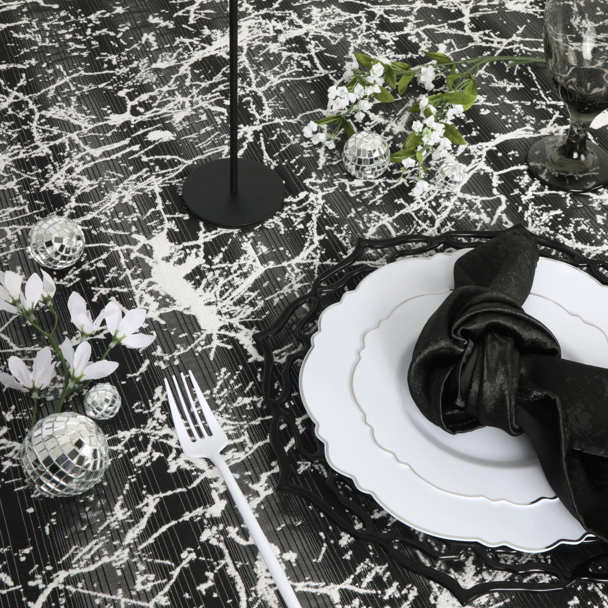 Marble Reversible Jacquard Tablecloth 90"x156" Rectangle  - Shimmer Black - Image 4