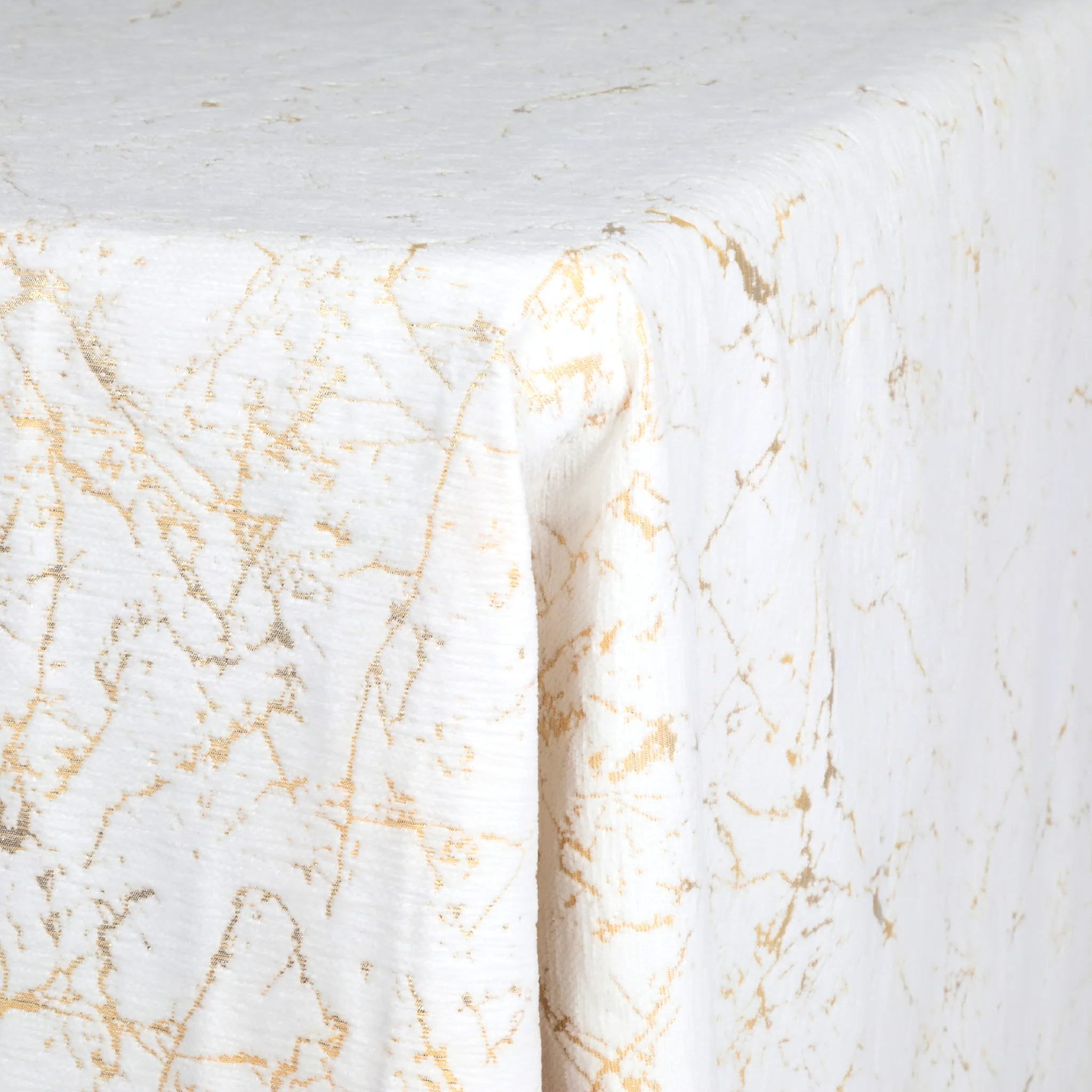 Marble Reversible Jacquard Tablecloth 90"x132" Rectangle - Gold - Image 3