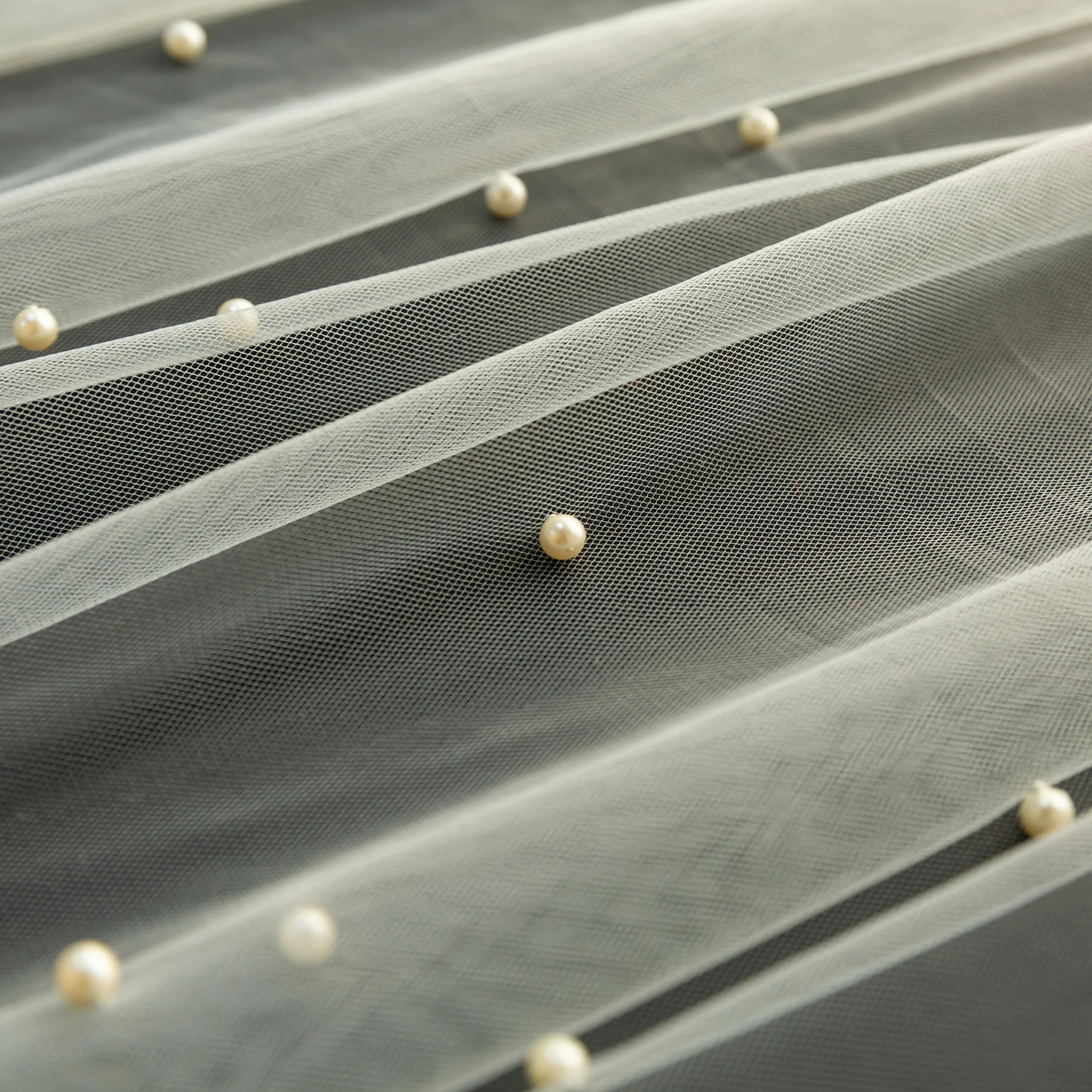 Pearl Tulle Table Runner 30" x 120" - Ivory - Image 3
