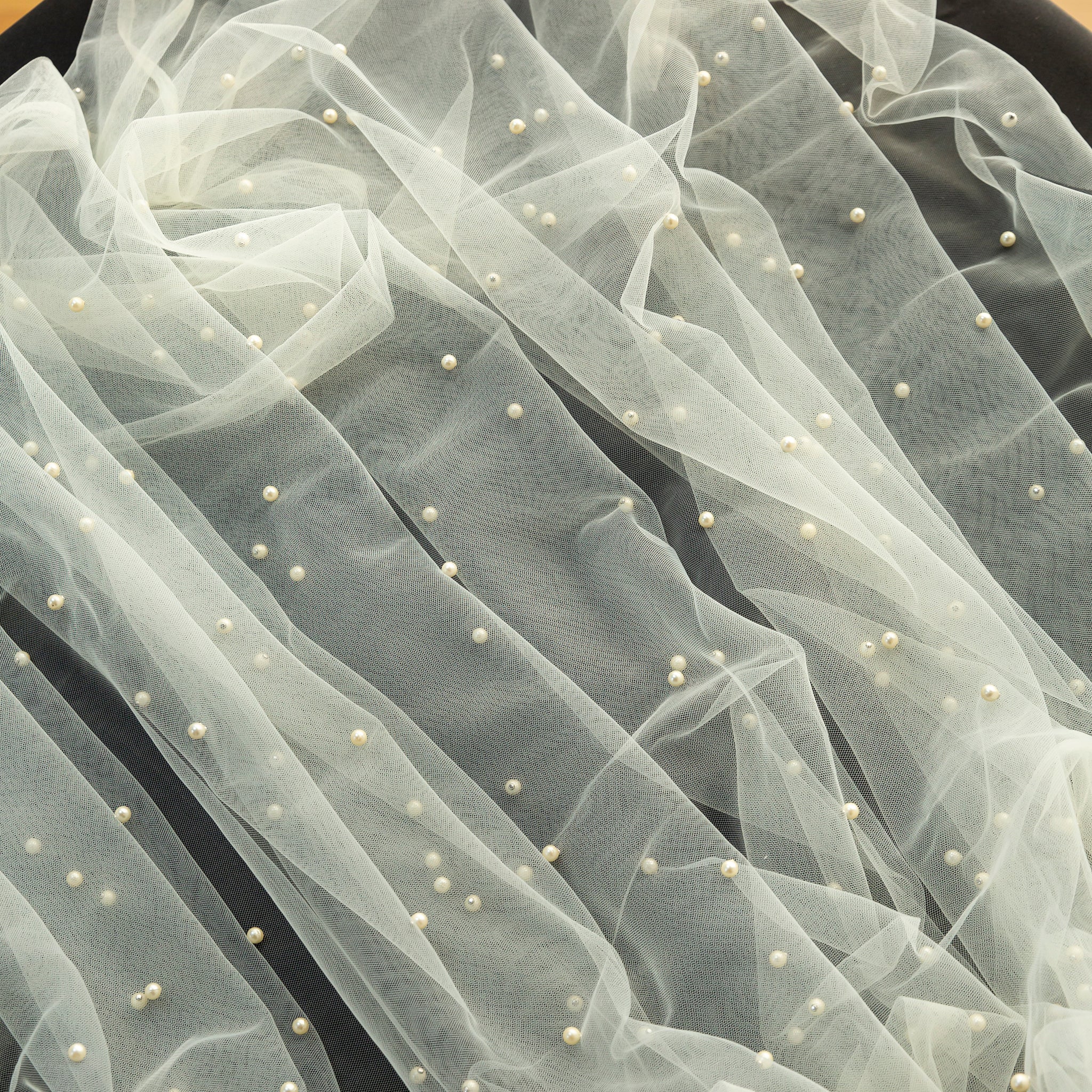 Pearl Tulle Table Runner 30" x 120" - Ivory - Image 4