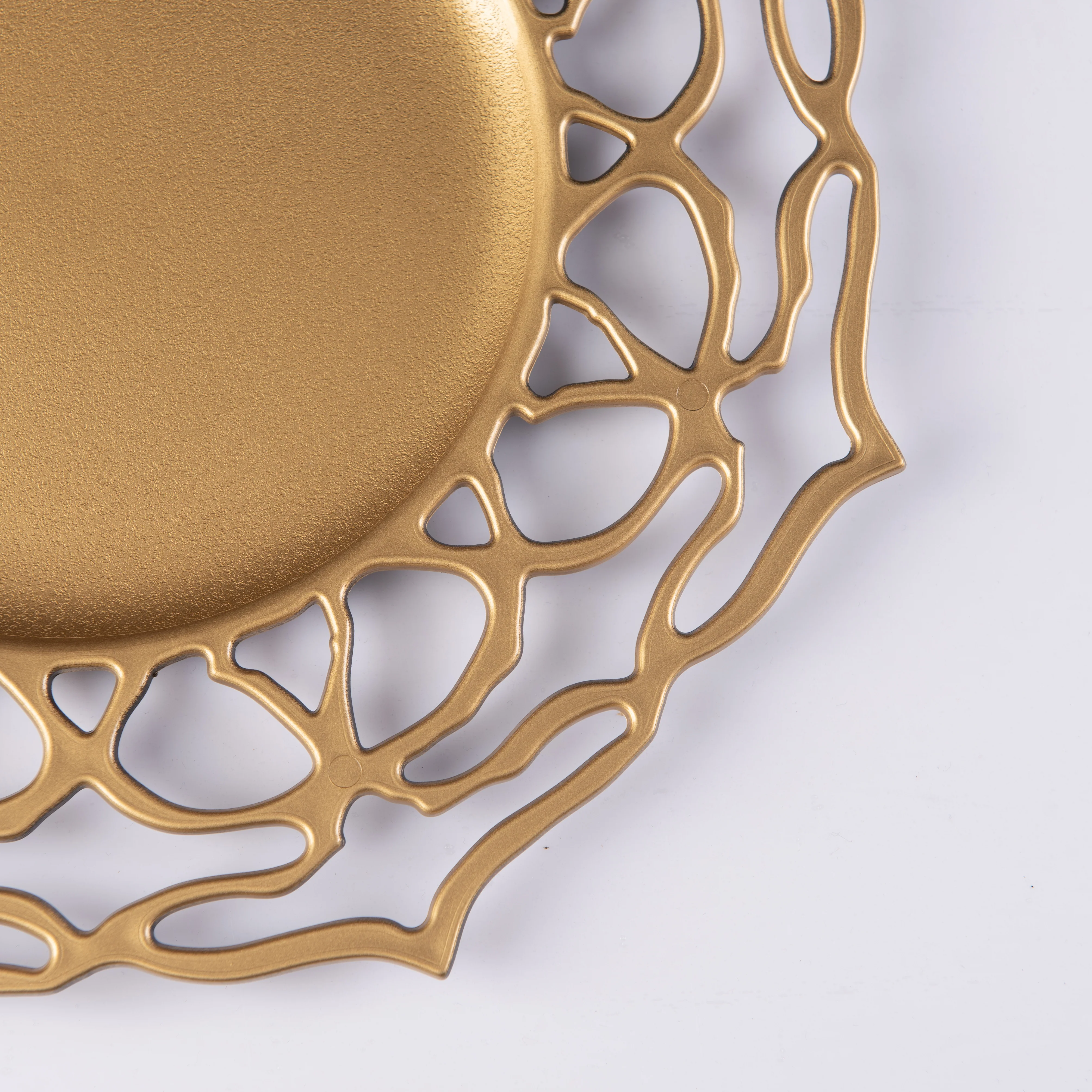 Petal Edge Acrylic Charger Plate - Gold - Image 10