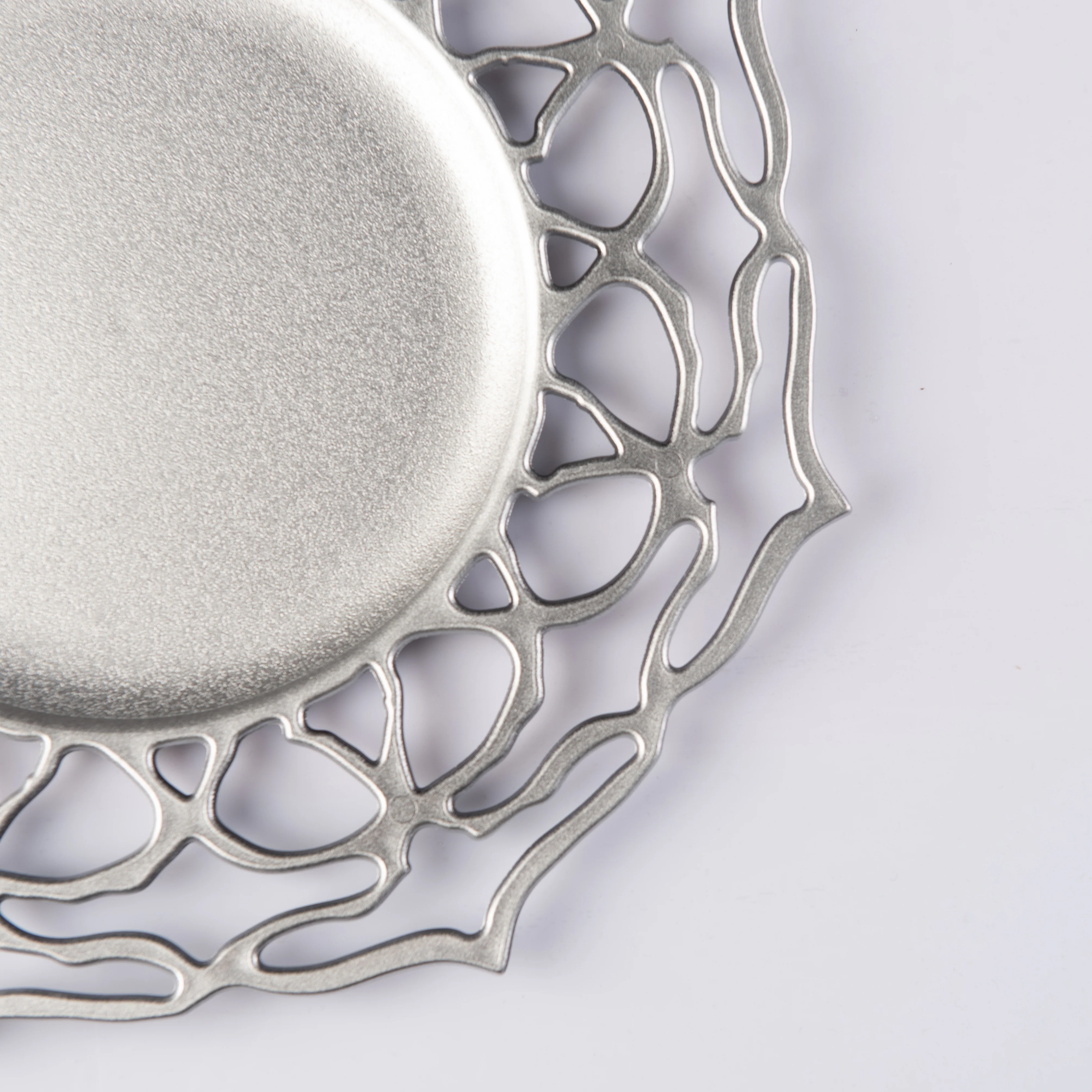 Petal Edge Acrylic Charger Plate - Silver - Image 4