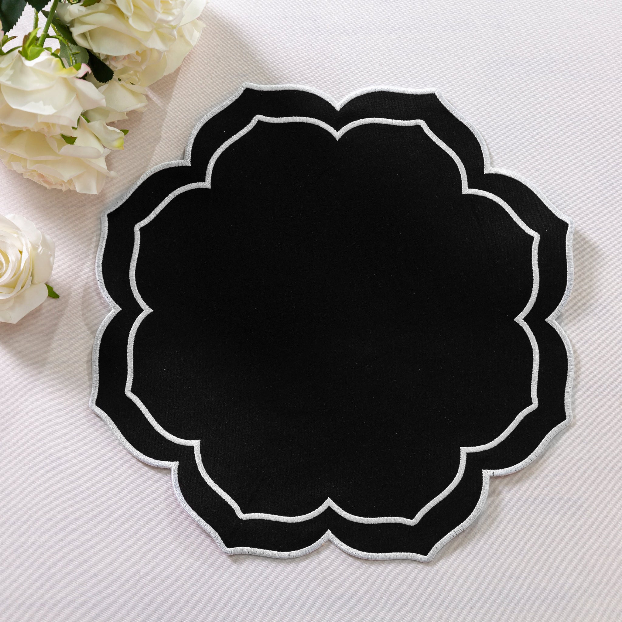 4pc/set Petal Elegance Placemats - Black/White Trim - Image 2