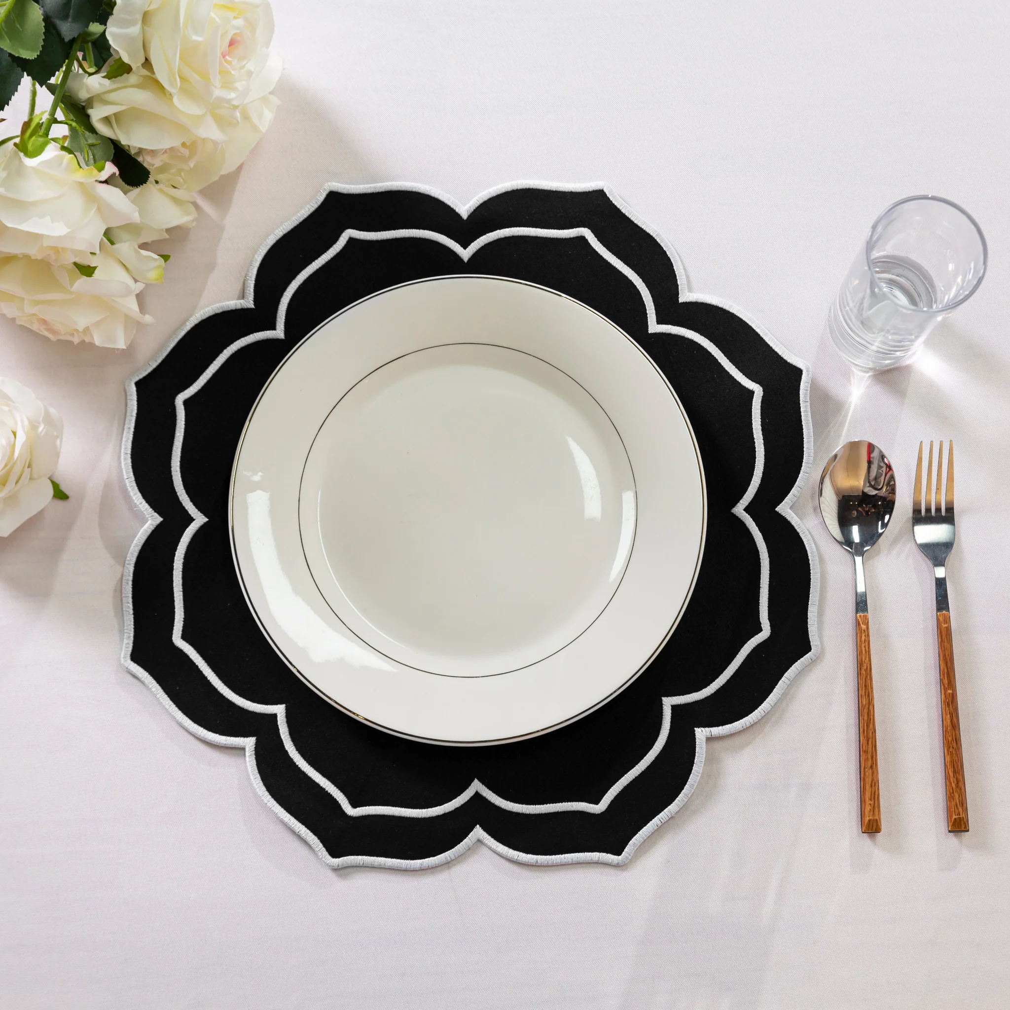 4pc/set Petal Elegance Placemats - Black/White Trim - Image 3