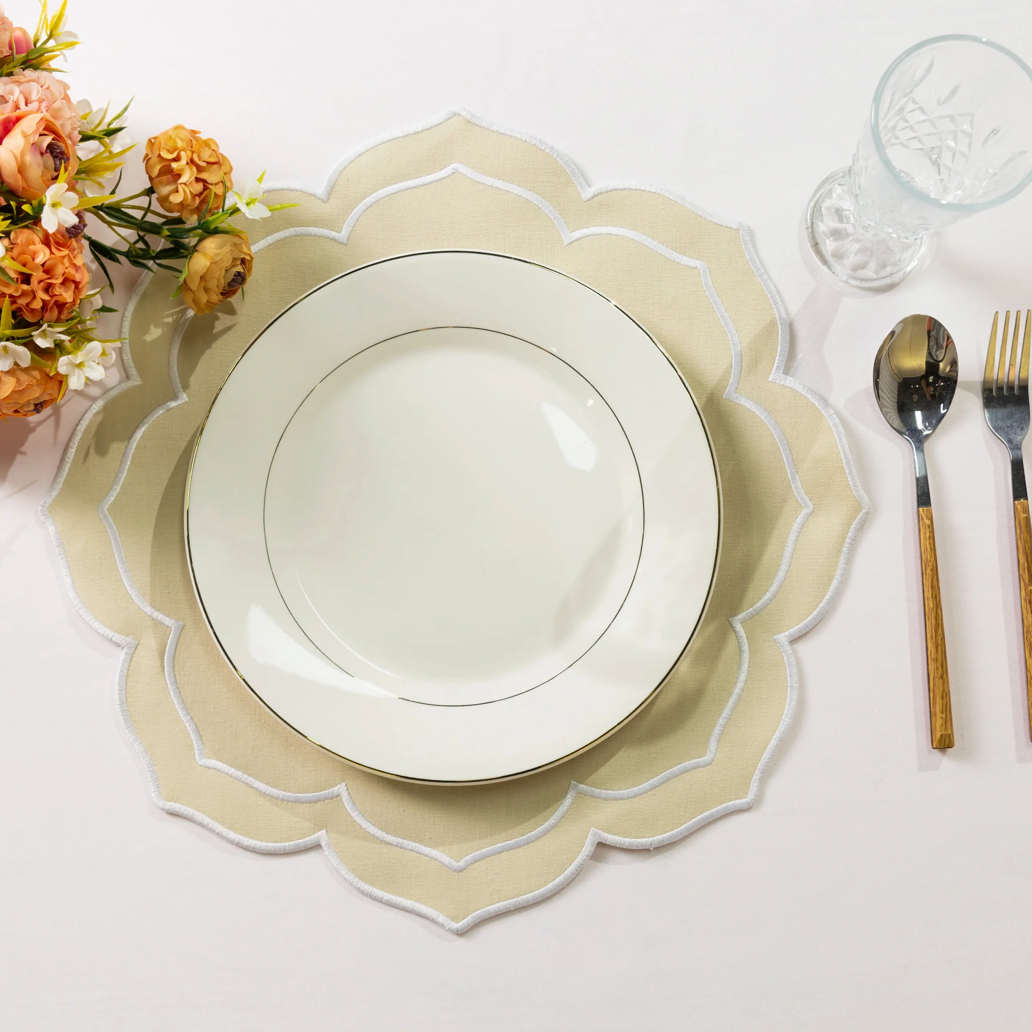 4pc/set Petal Elegance Placemats - Champagne/White Trim - Image 3