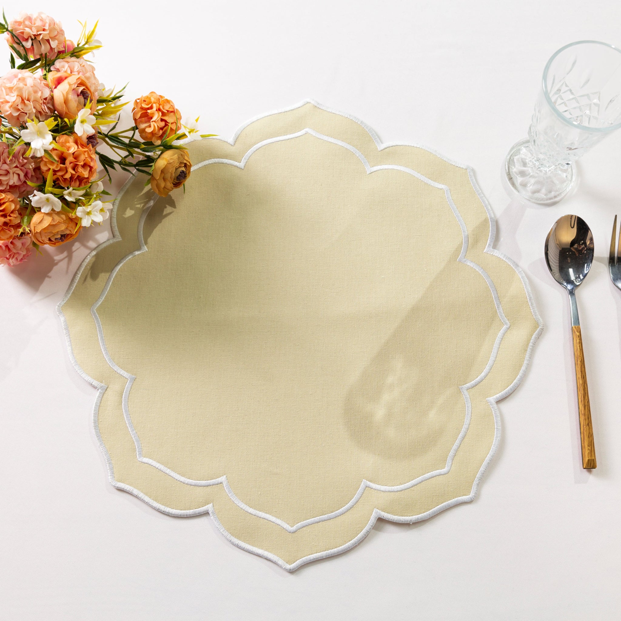 4pc/set Petal Elegance Placemats - Champagne/White Trim - Image 4