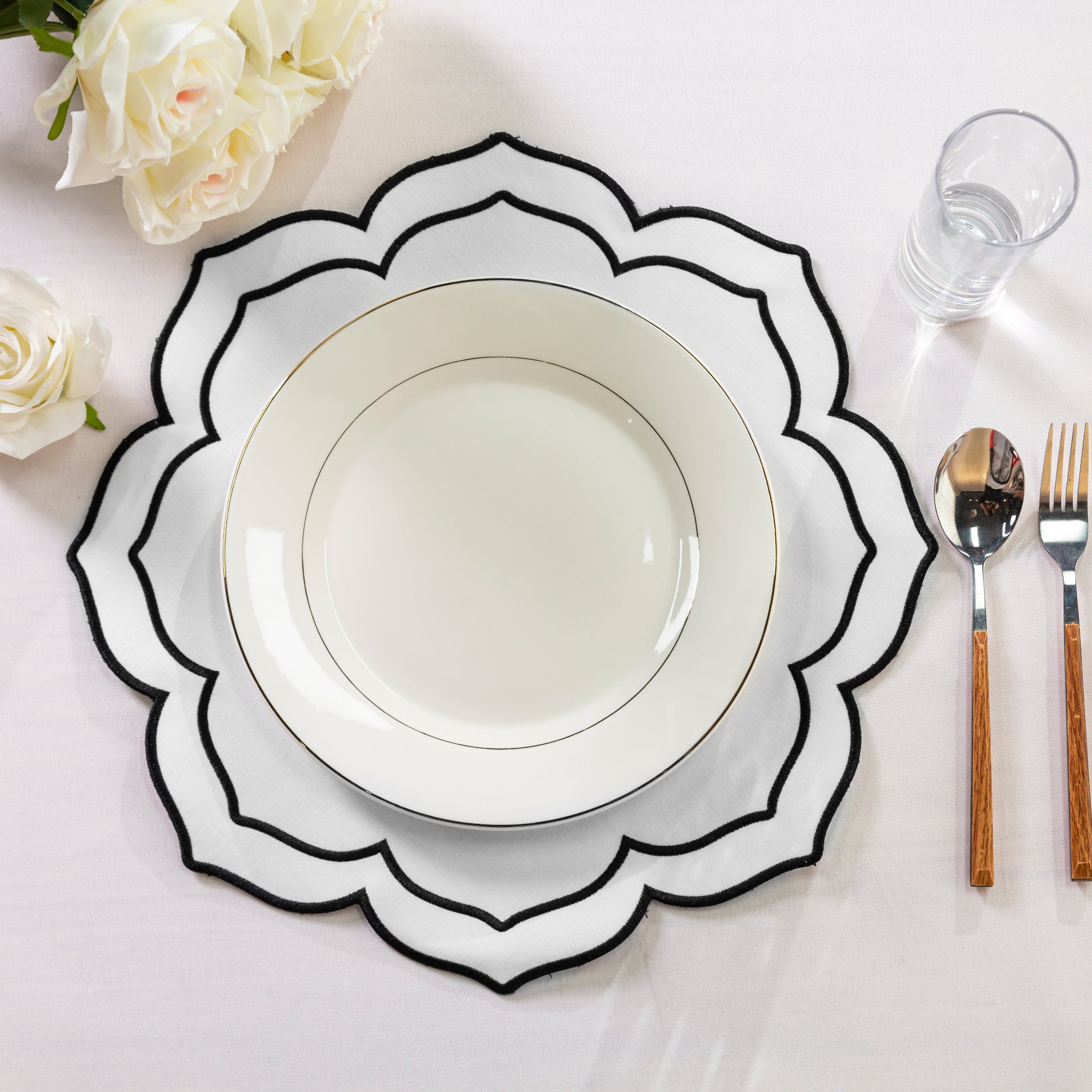 4pc/set Petal Elegance Placemats - White/Black Trim - Image 3