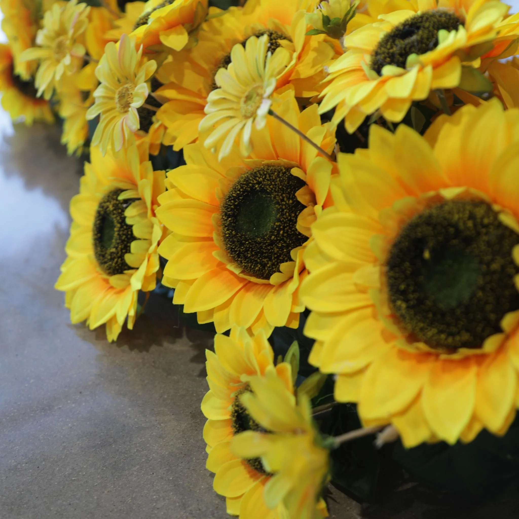 2 pcs/pk Premade Sunflower Backdrop Arch/Table Runner Decor - Image 5