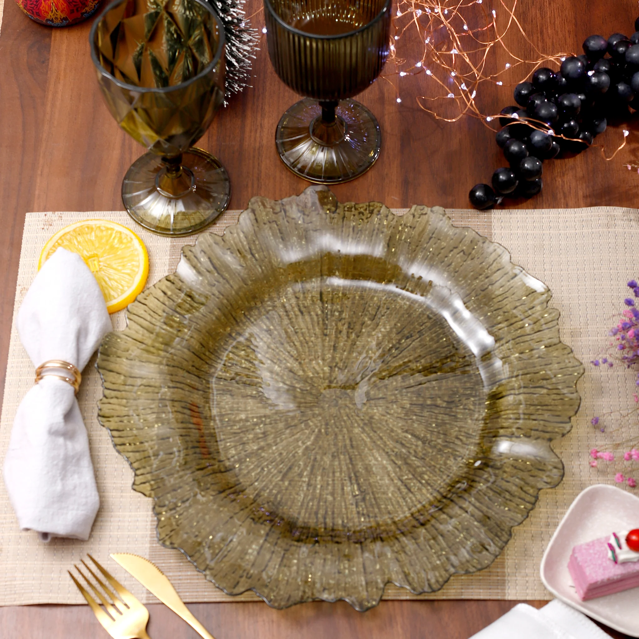 Transparent Reef Plastic Charger Plate - Olive Green - Image 3