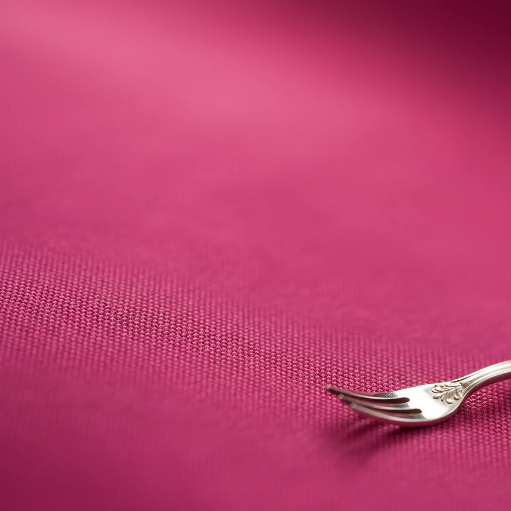 Round Premium Polyester 132" Tablecloth - Fuchsia - Image 4