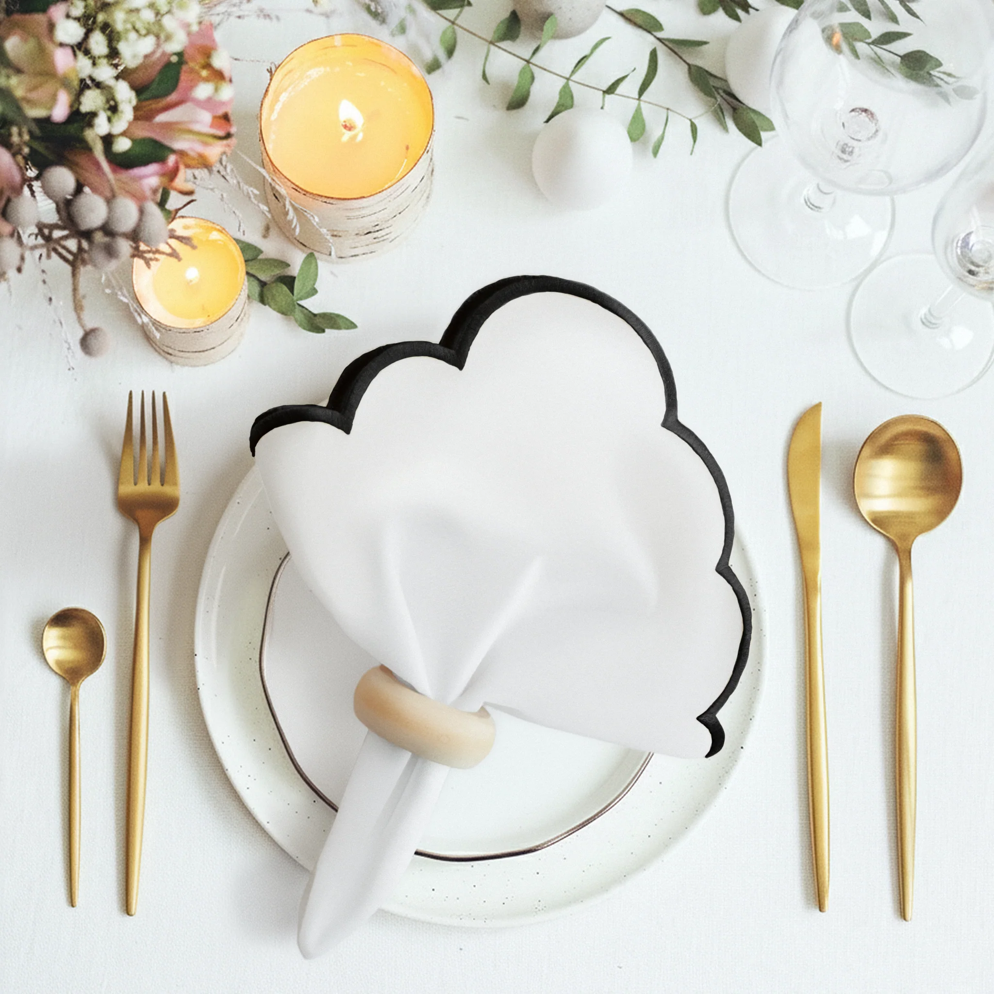 4 pc/pk Scalloped Edge Linen Napkin - White/Black Trim - Image 2