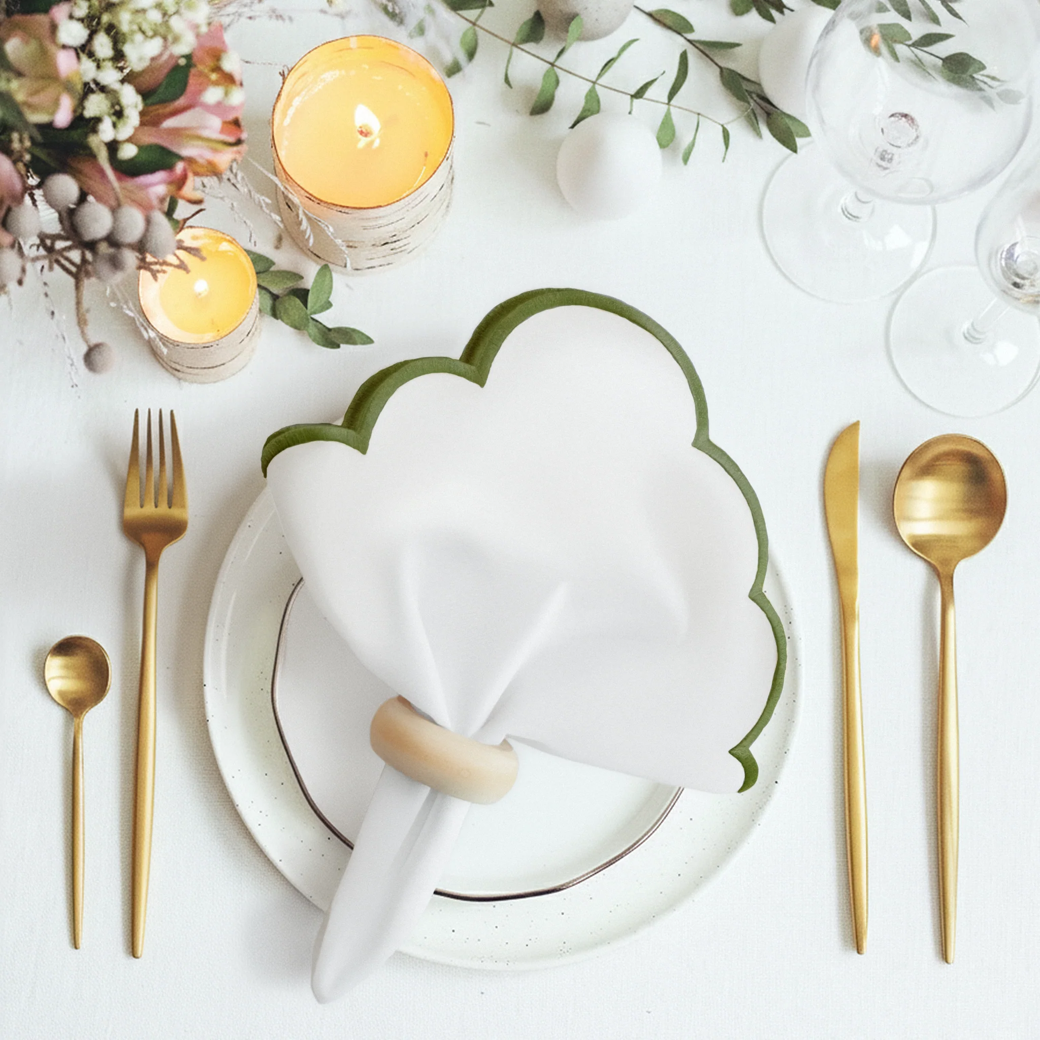 4 pc/pk Scalloped Edge Linen Napkin - White/Olive Green Trim - Image 2