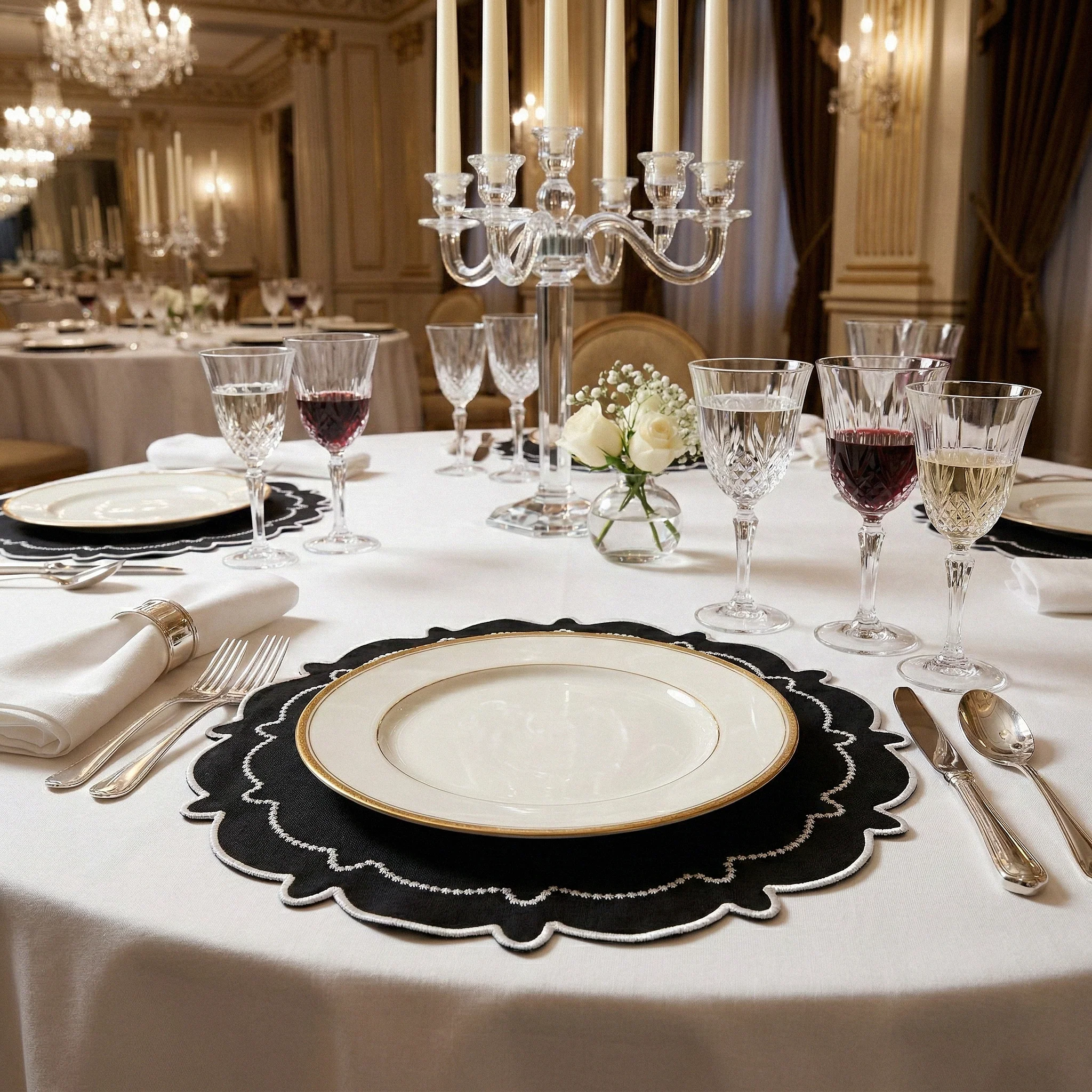 4pc/set Signature Scallop Placemats - Black/White Trim - Image 2