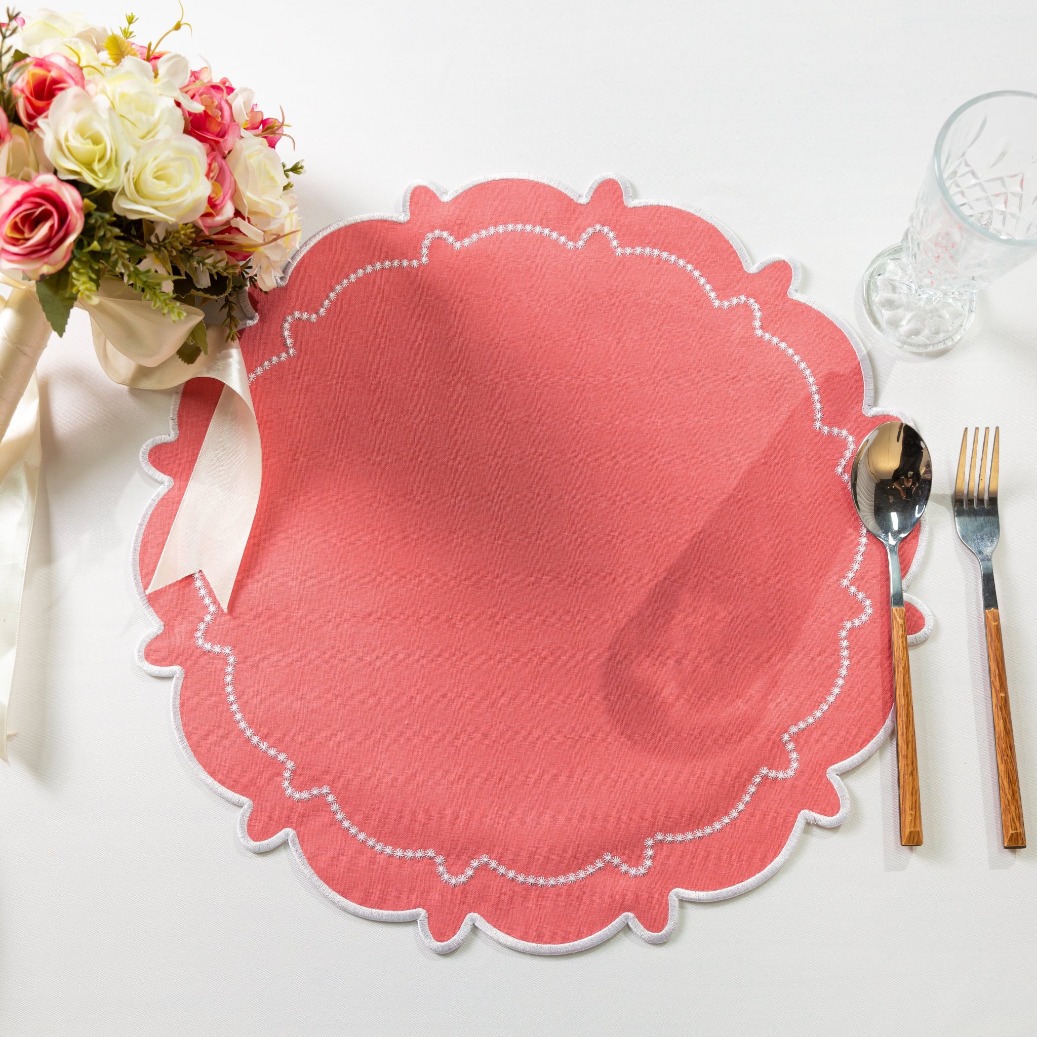 4pc/set Signature Scallop Placemats - Coral/White Trim - Image 5