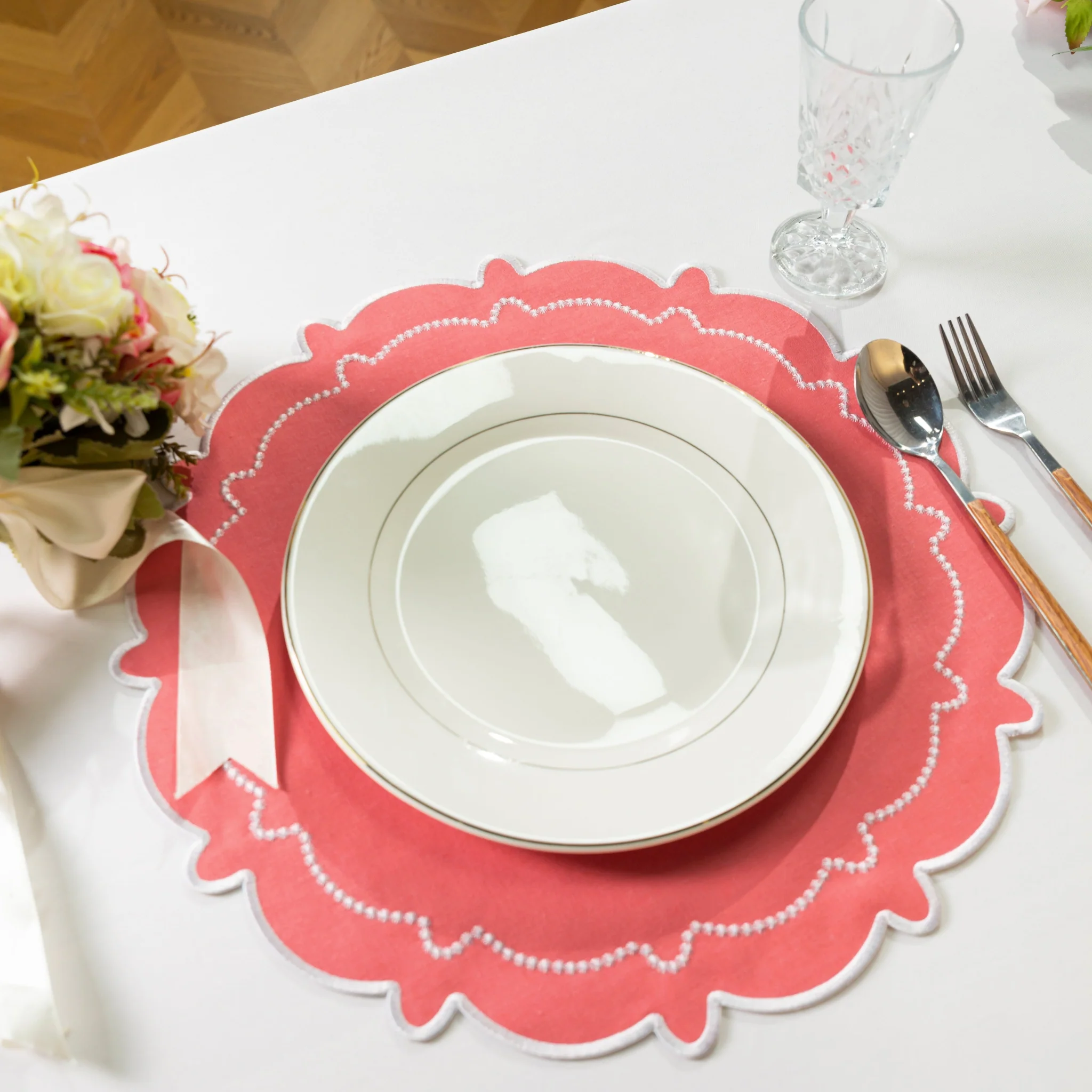 4pc/set Signature Scallop Placemats - Coral/White Trim - Image 7