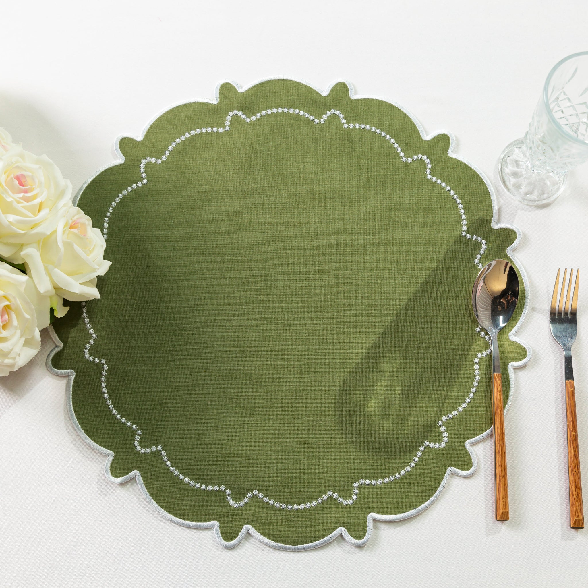4pc/set Signature Scallop Placemats - Olive Green/White Trim - Image 6