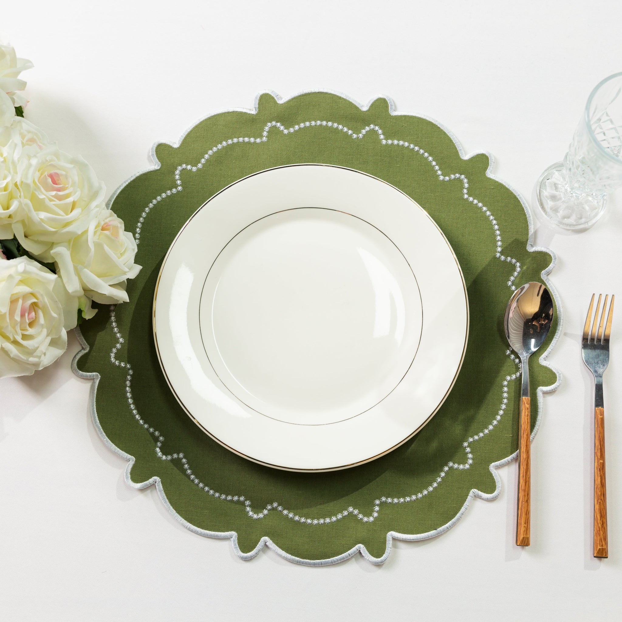 4pc/set Signature Scallop Placemats - Olive Green/White Trim - Image 7