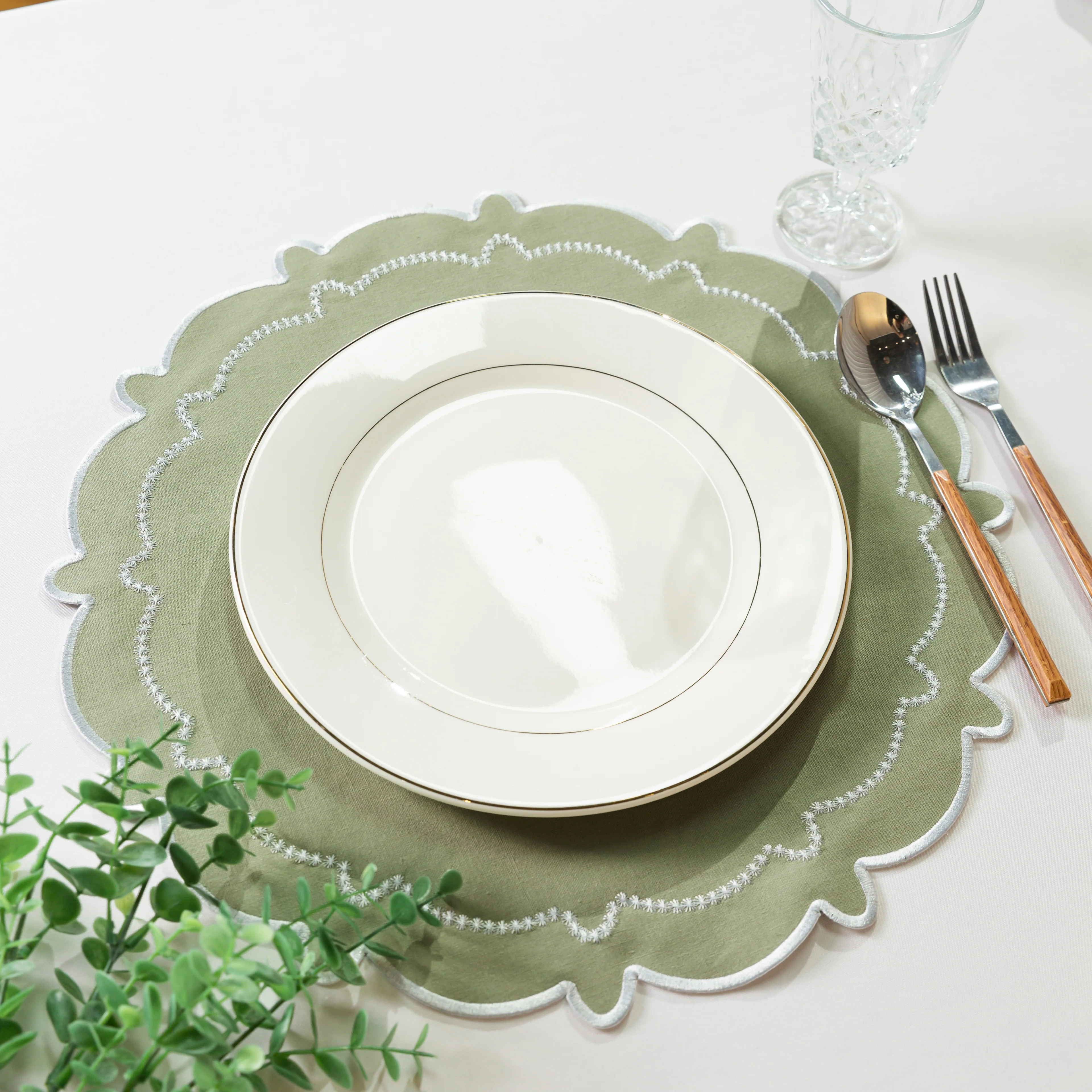 4pc/set Signature Scallop Placemats - Sage Green/White Trim - Image 7