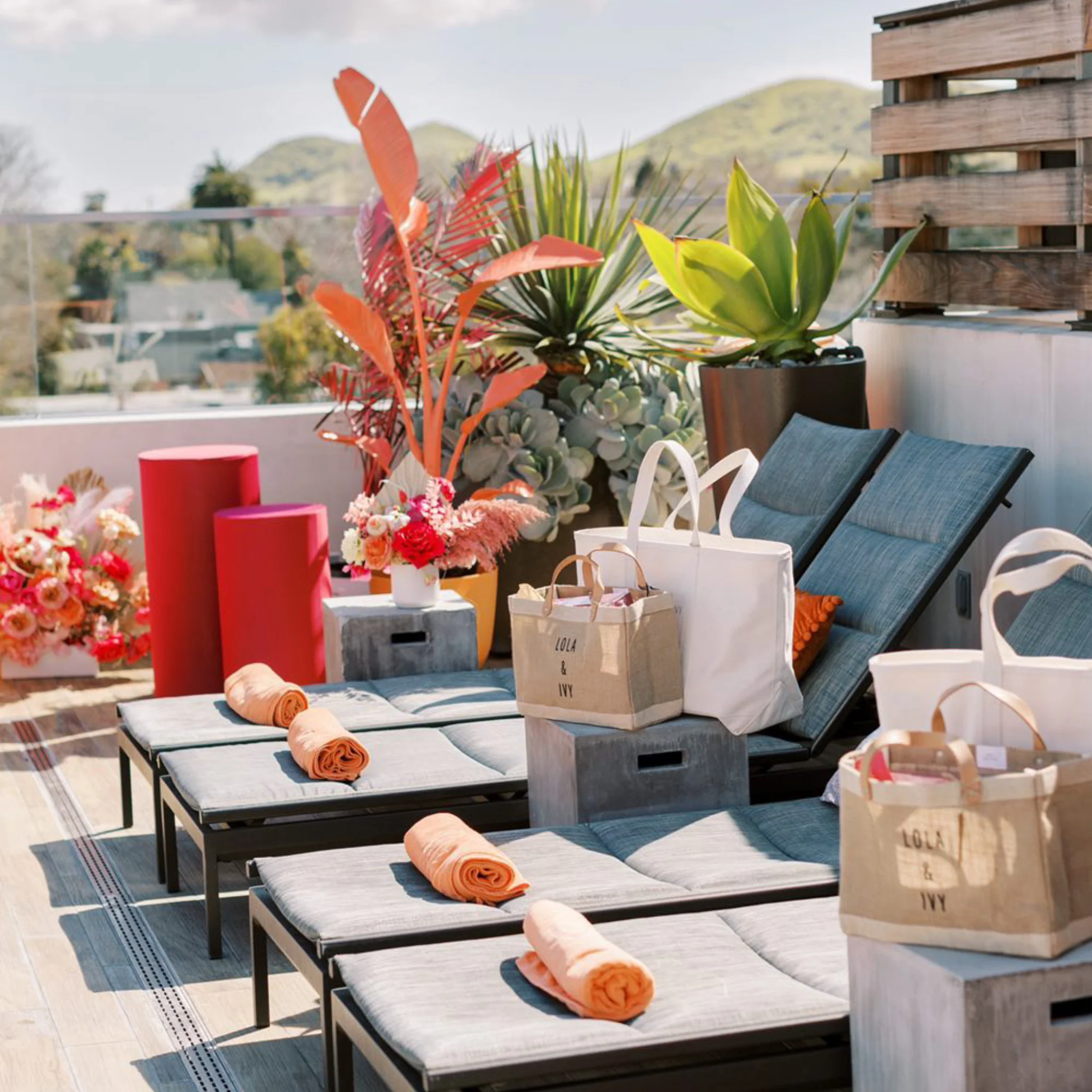 Spandex Pillar Covers for Metal Cylinder Pedestal Stands 5 pcs/set - Fuchsia - Image 3