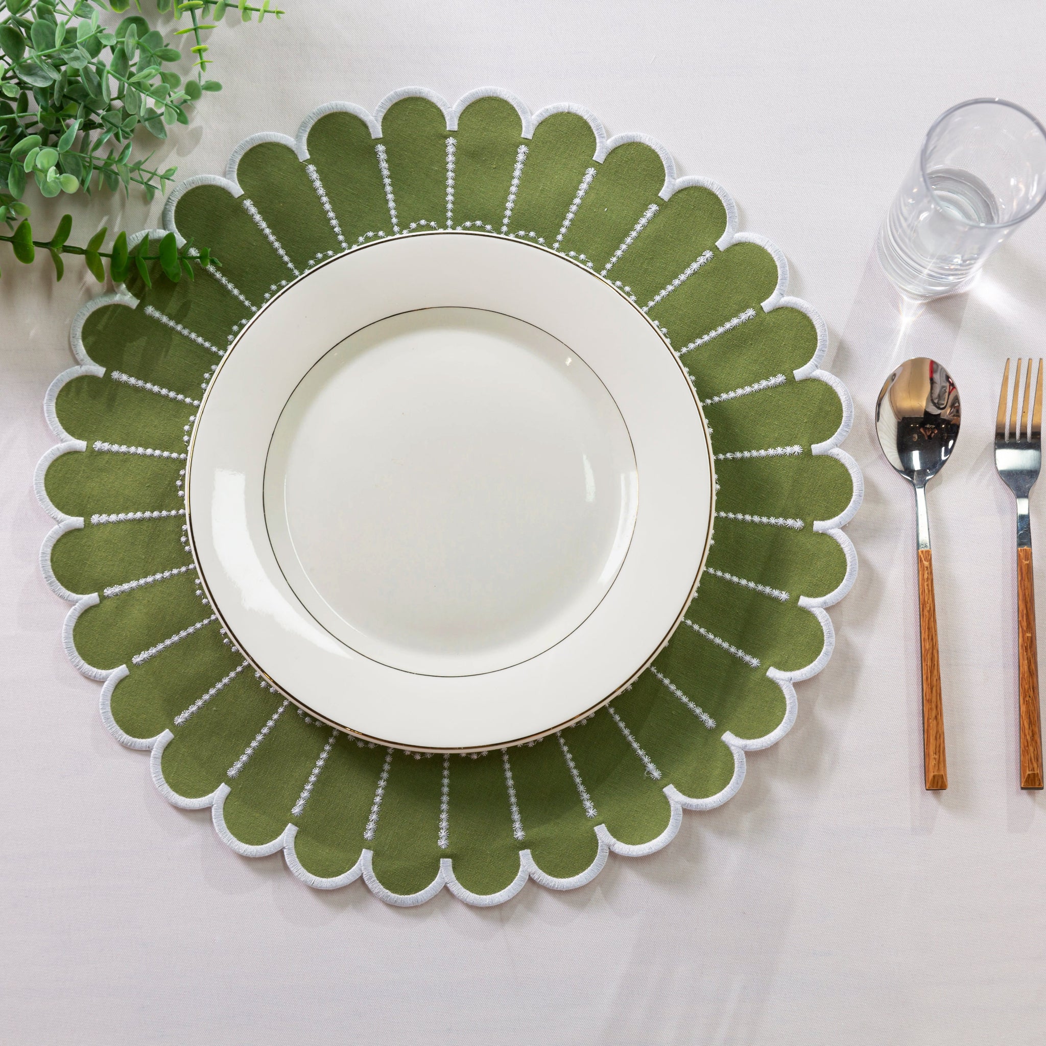 4pc/set Sunburst Edge Placemats - Olive Green/White Trim - Image 6