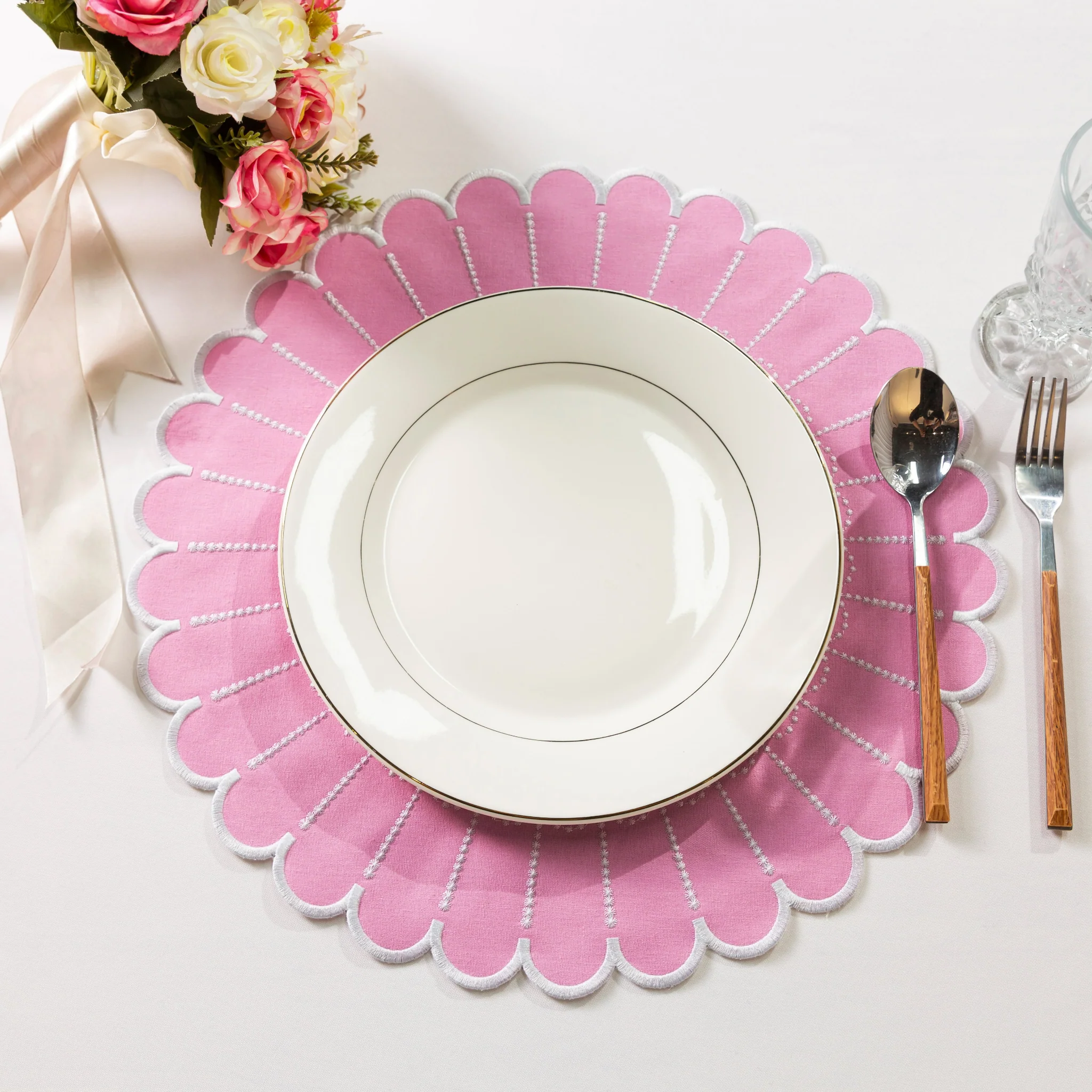 4pc/set Sunburst Edge Placemats - Pink/White Trim - Image 6