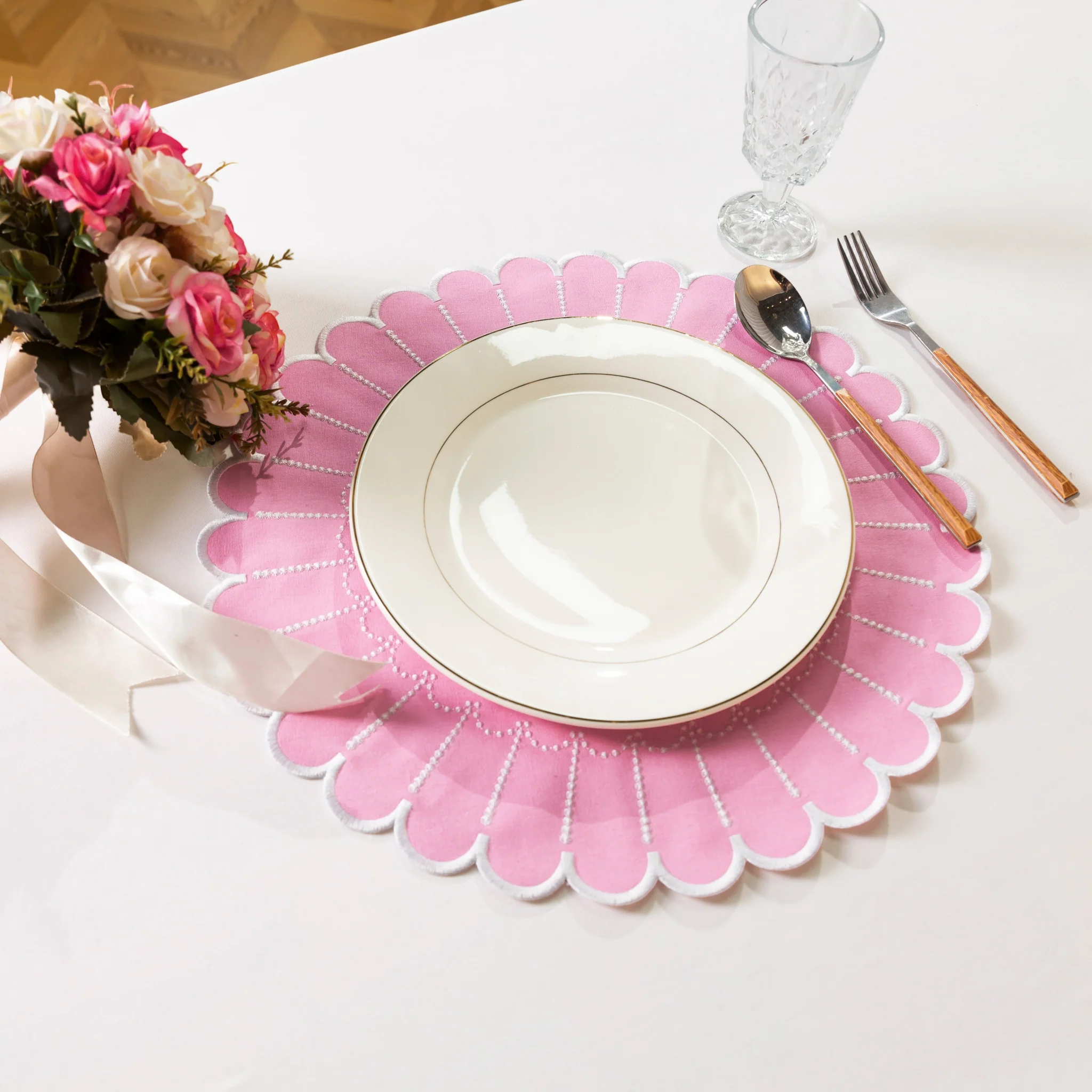 4pc/set Sunburst Edge Placemats - Pink/White Trim - Image 9