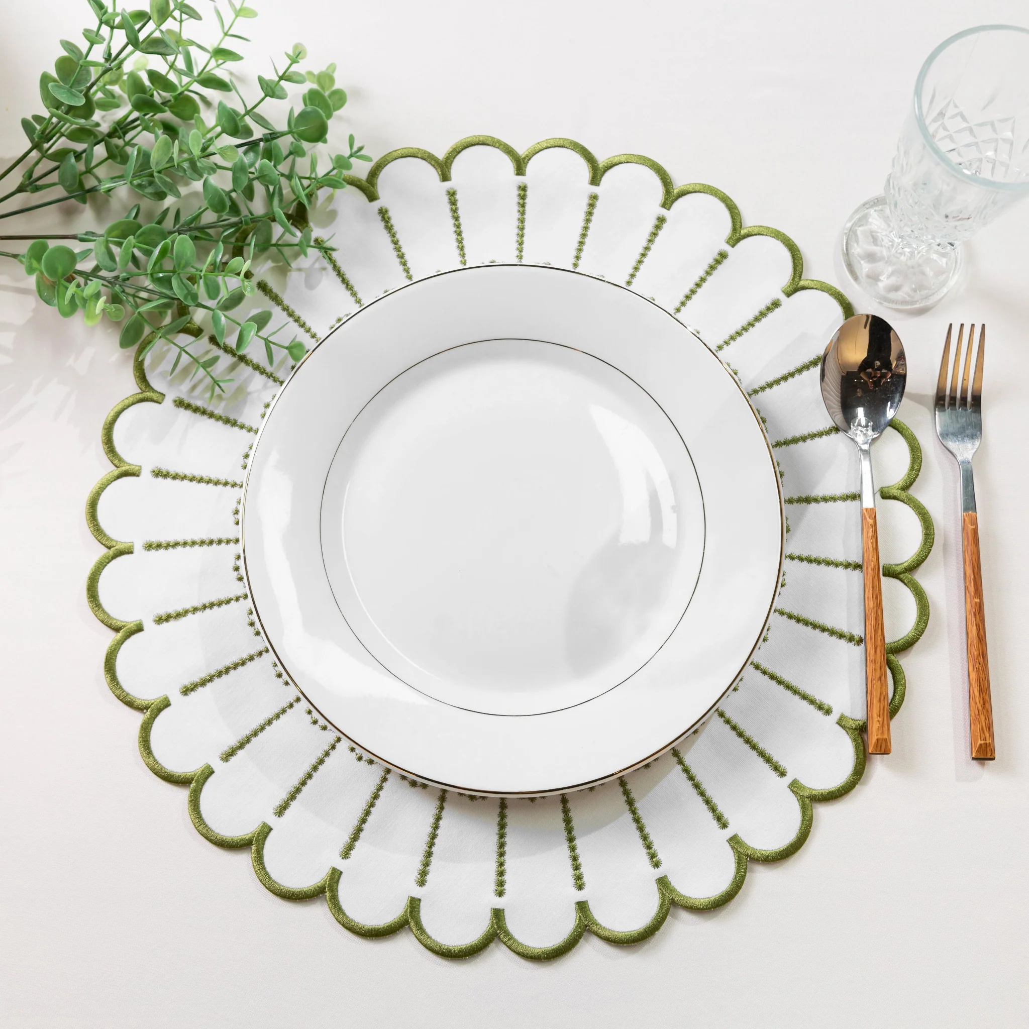 4pc/set Sunburst Edge Placemats - White/Olive Green Trim - Image 7