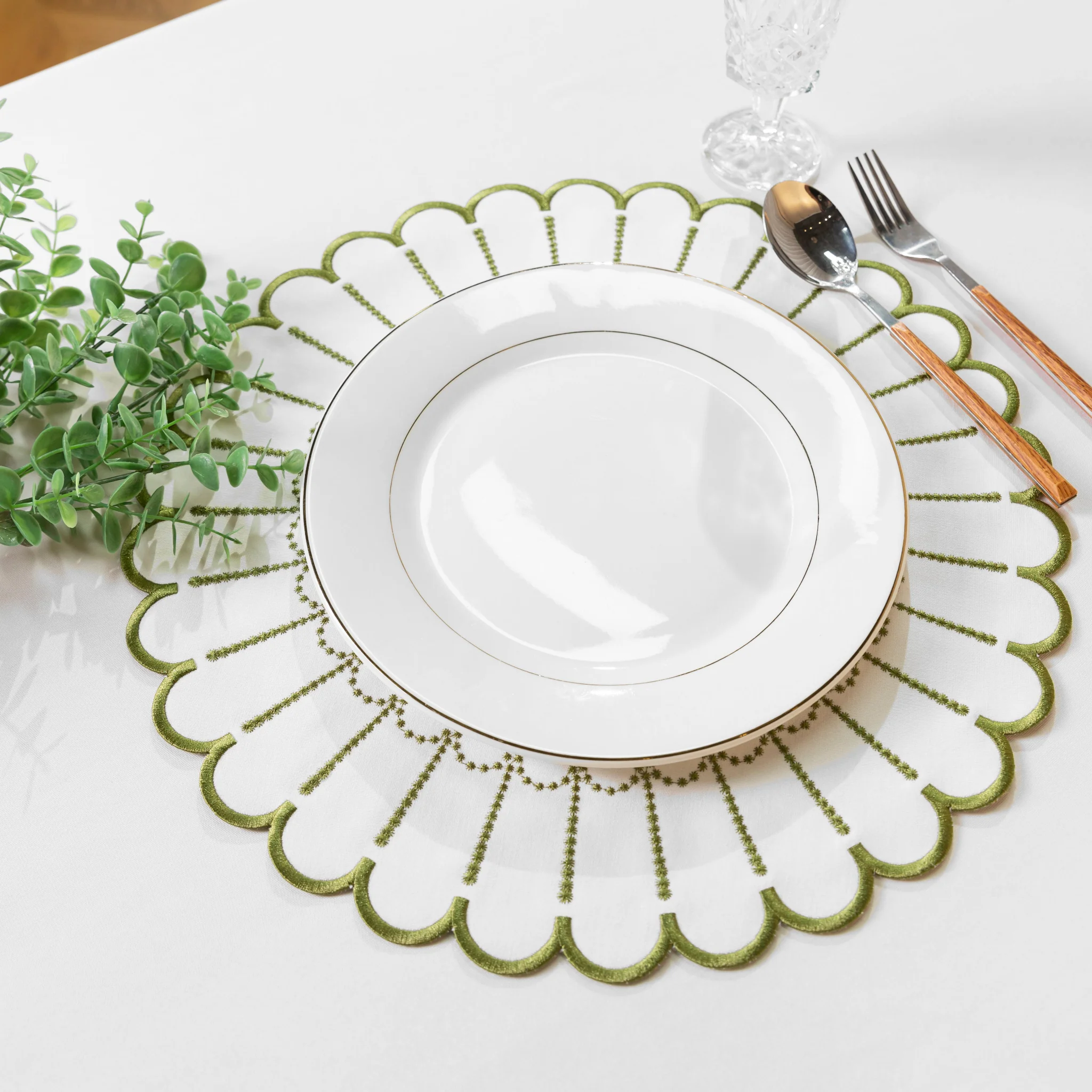4pc/set Sunburst Edge Placemats - White/Olive Green Trim - Image 8