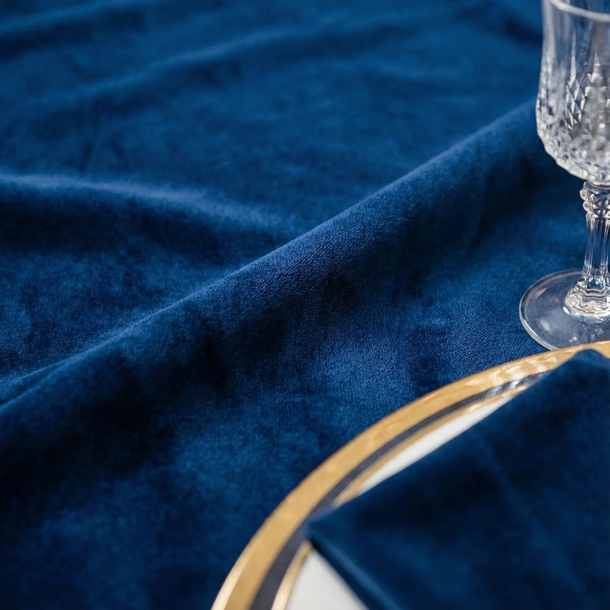 Velvet 120" Round Tablecloth - Navy Blue - Image 6
