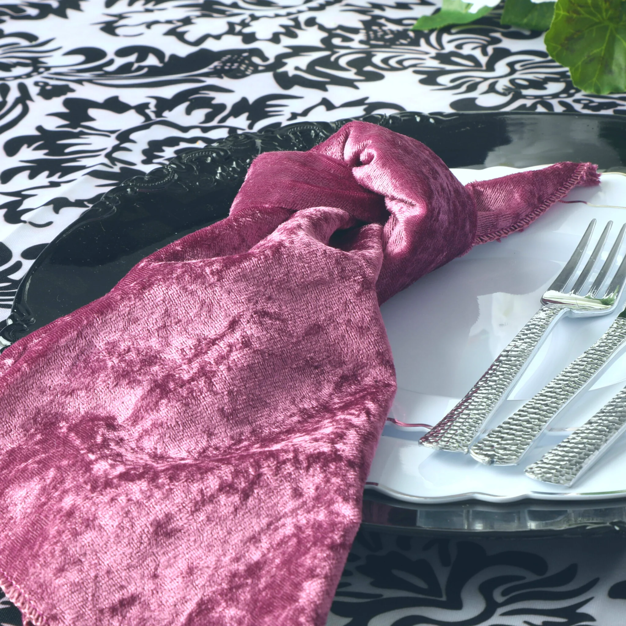 Velvet 20"x20" Linen Napkin - Violet - Image 3