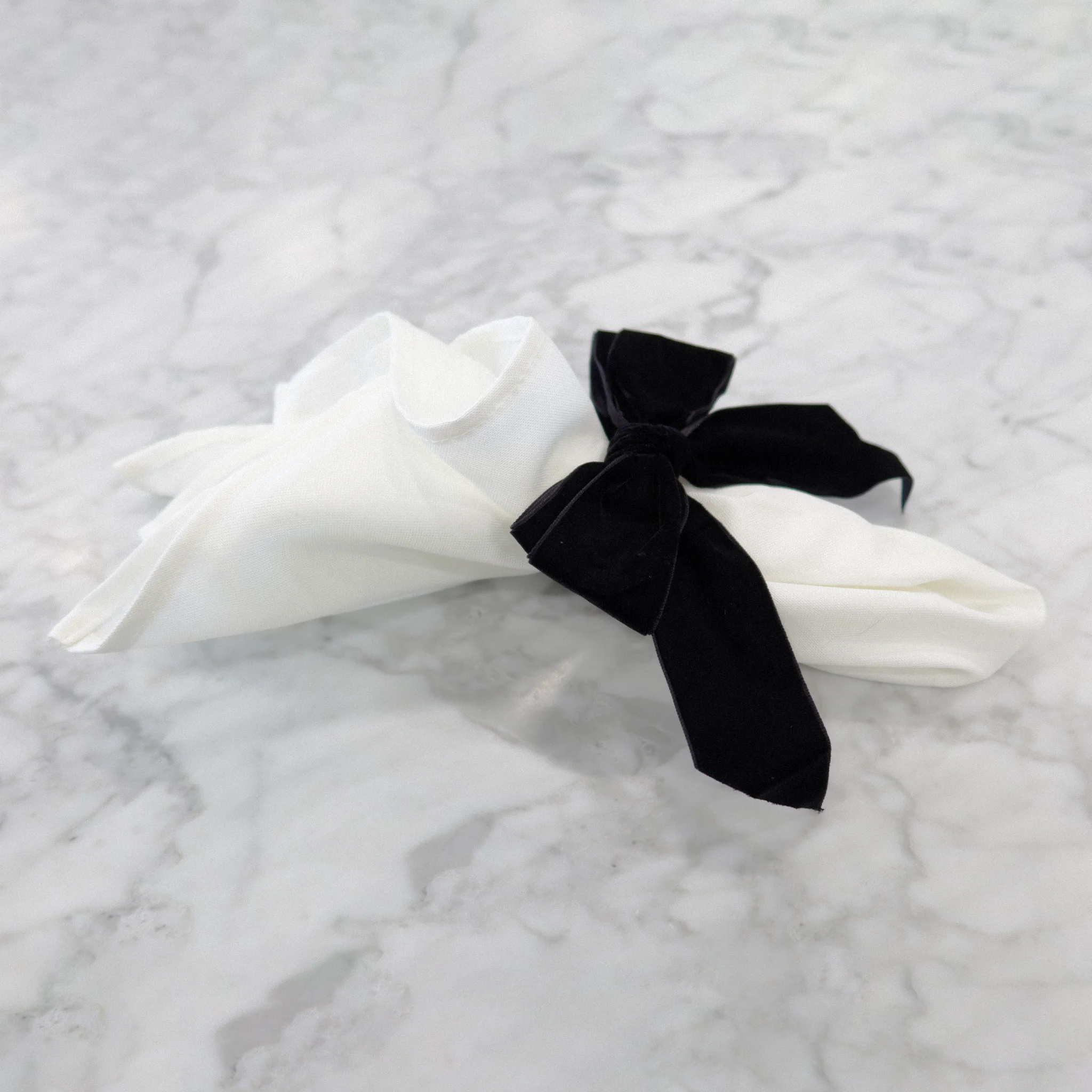 10 pc/pk Velvet Bow-Tie Napkin Ring - Black - Image 5