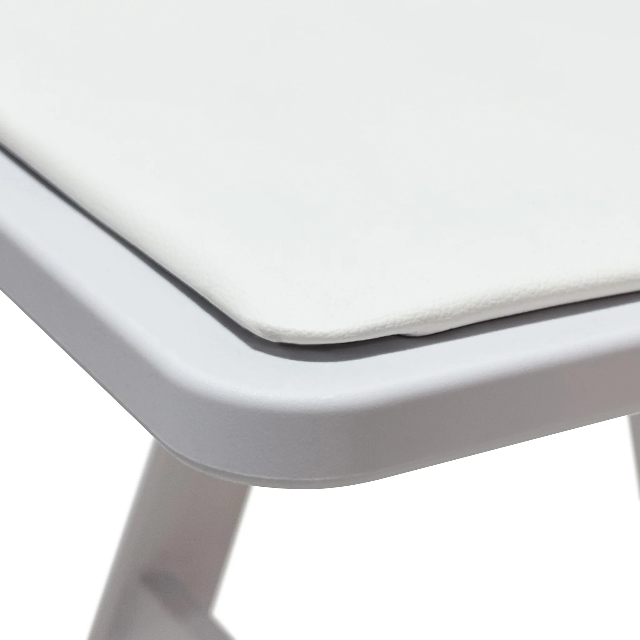 White Resin Folding Chair 4pc/pk - Image 10